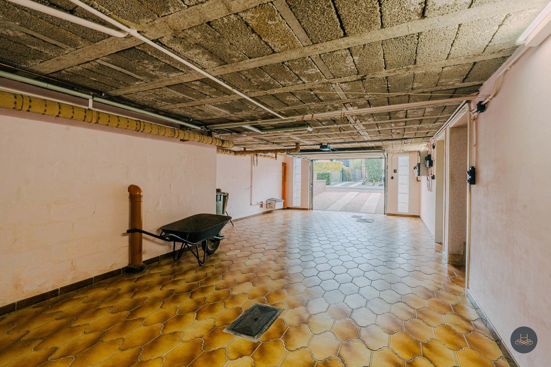 Rustig gelegen woning met kelderverdieping, garage en tuin foto 23