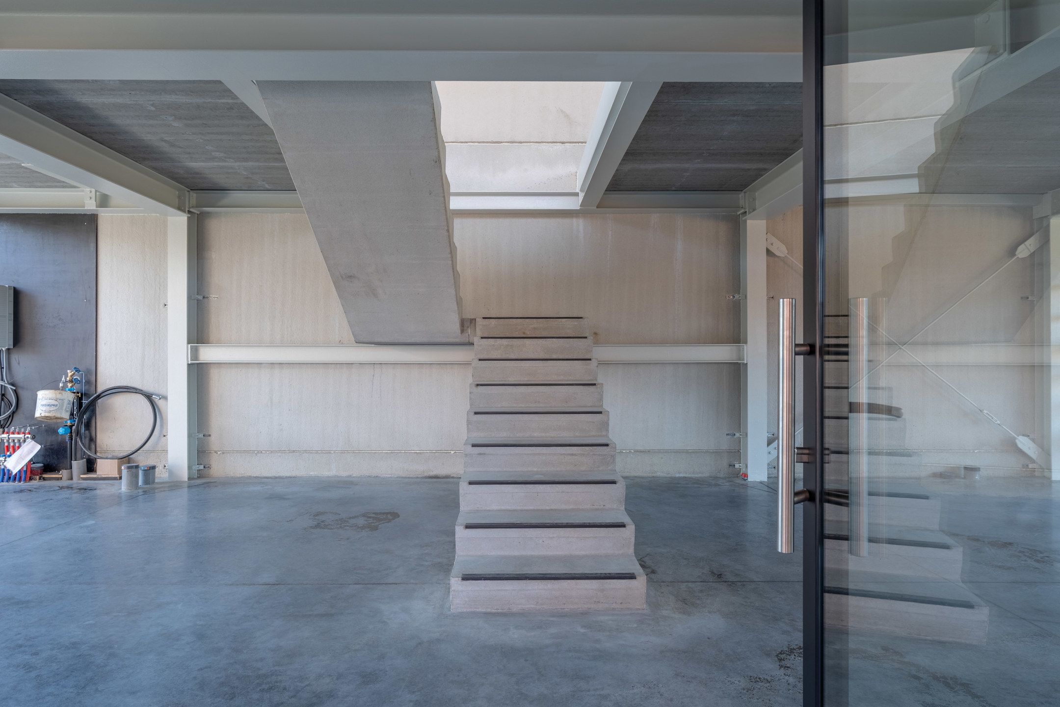 Nieuw handelspand van 245 m² met 5 pp op perceel van 605 m² foto 10