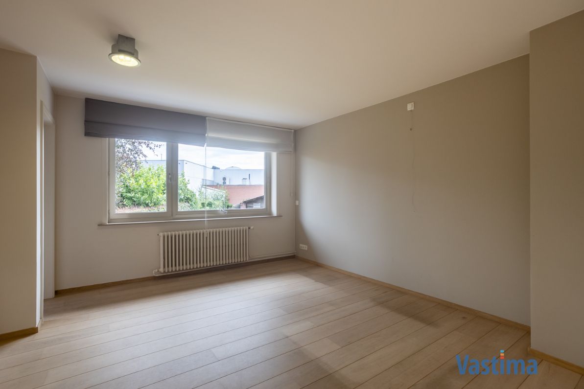 Lichtrijke villa met royale tuin vlak bij natuur & stadsleven foto 17