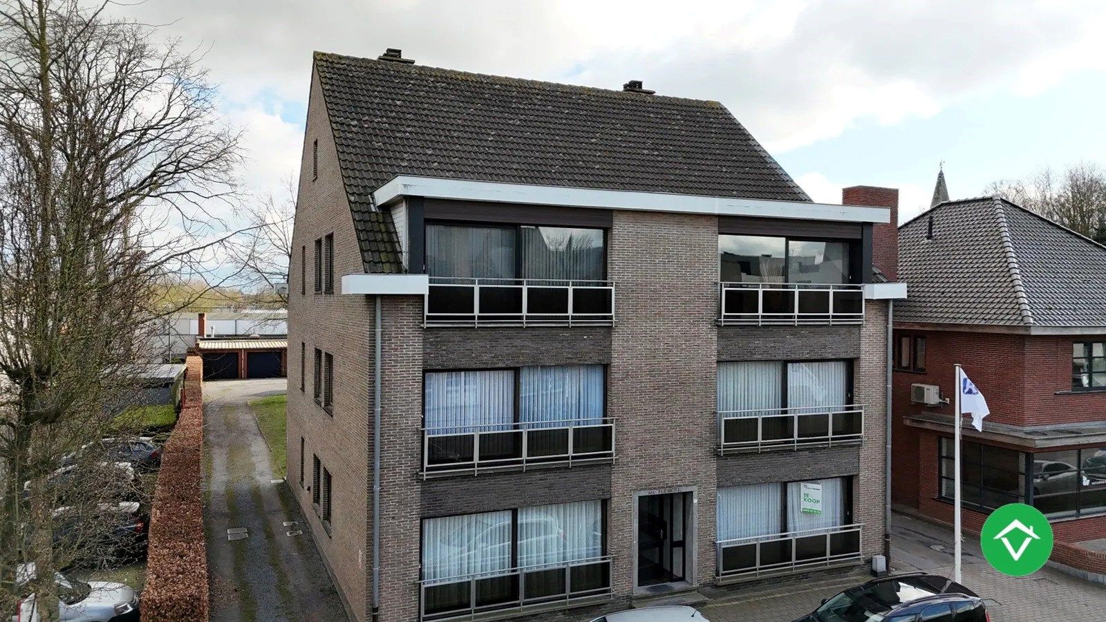 Hoofdfoto van de publicatie: Appartement met 2 slaapkamers en garage in centrum Koekelare 