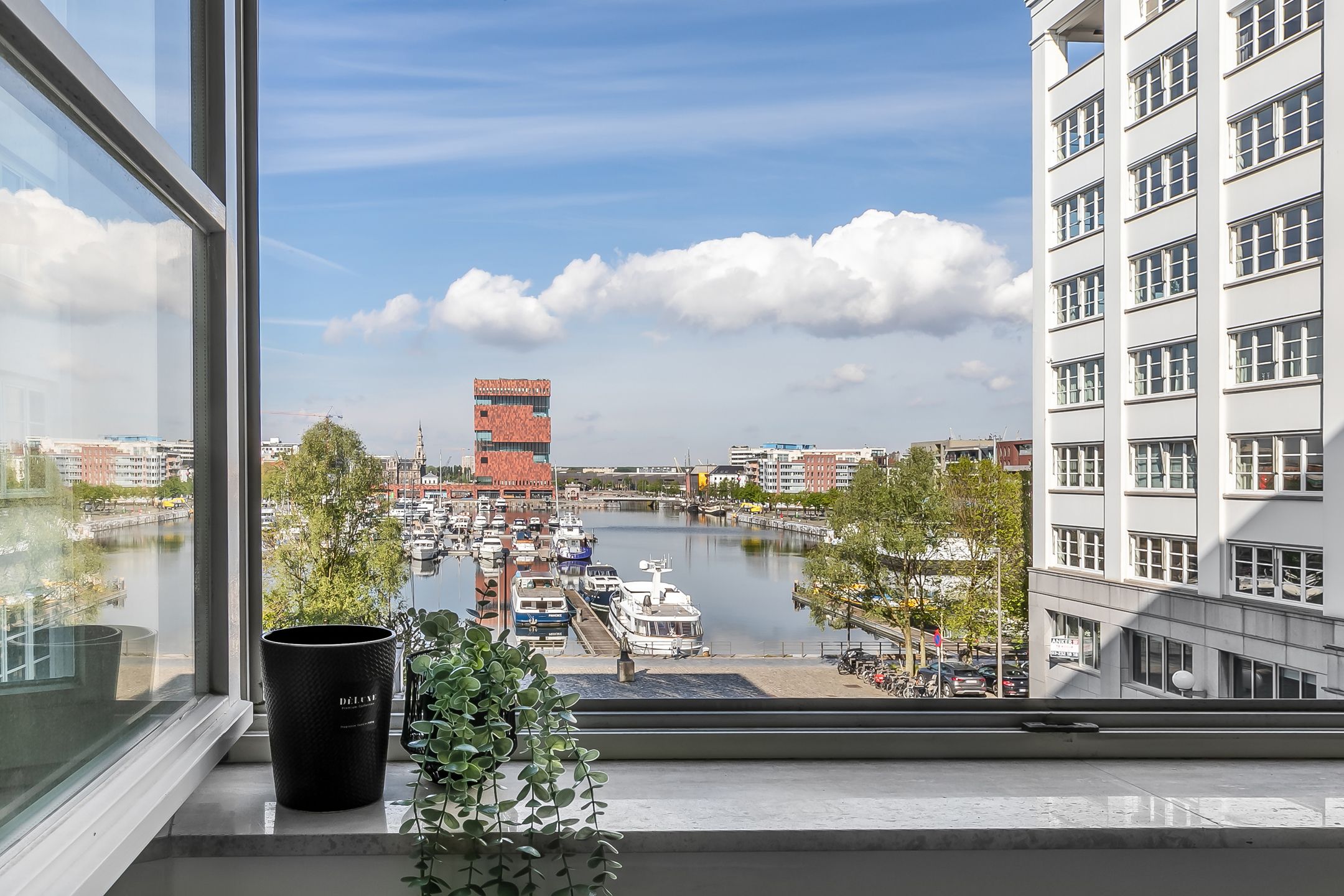 Appartement aan het MAS met vele mogelijkheden. foto 6