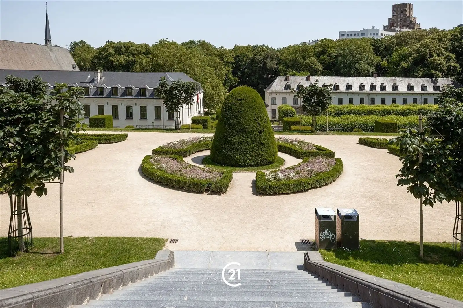 CAMBRE – Uitzonderlijk luxueus gelijkvloersappartement met tuin tegenover Ter Kamerenbos

  foto 27