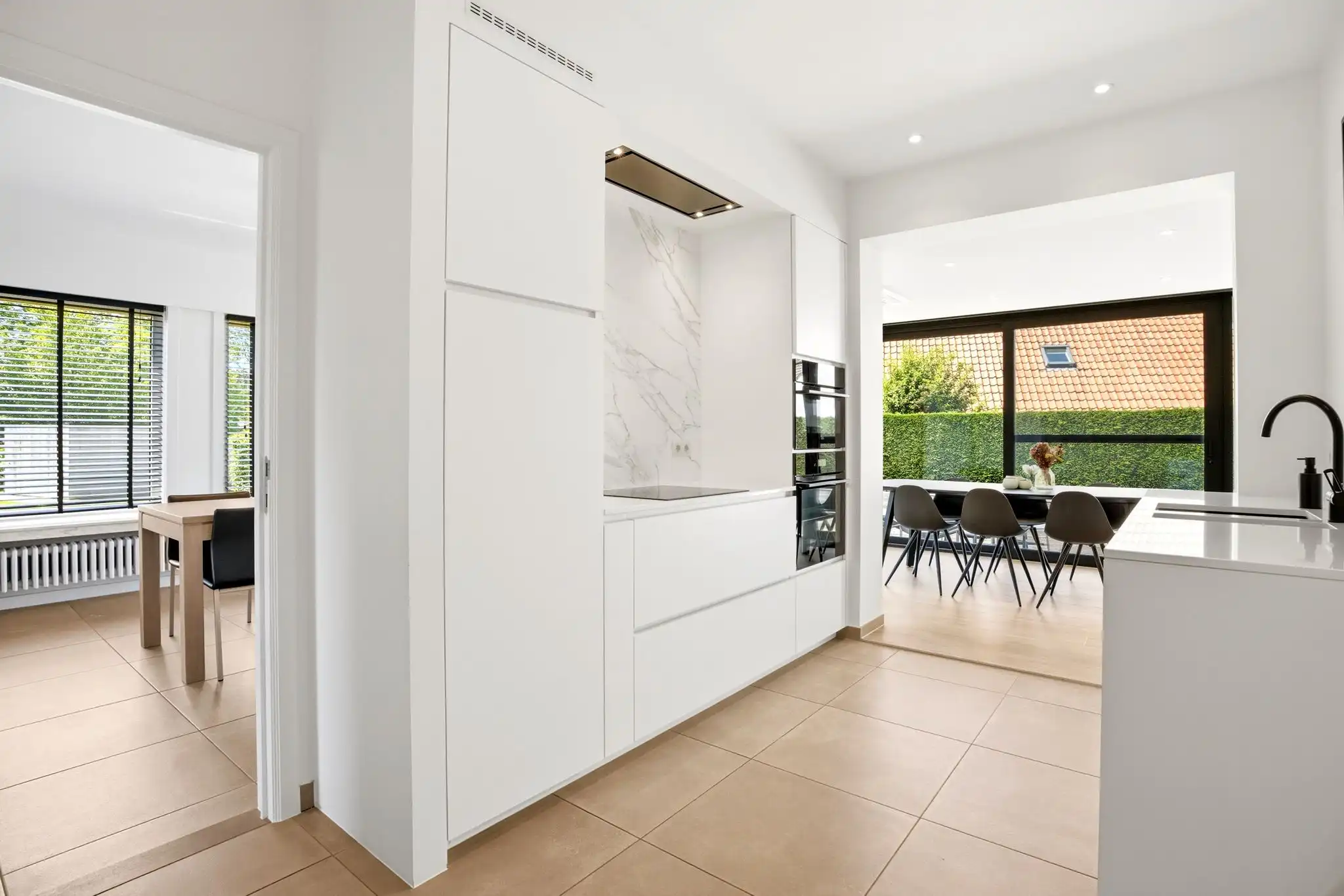 Instapklare woning (perceel 571m²) mét perceel bouwgrond (602m²) te Zedelgem foto 8