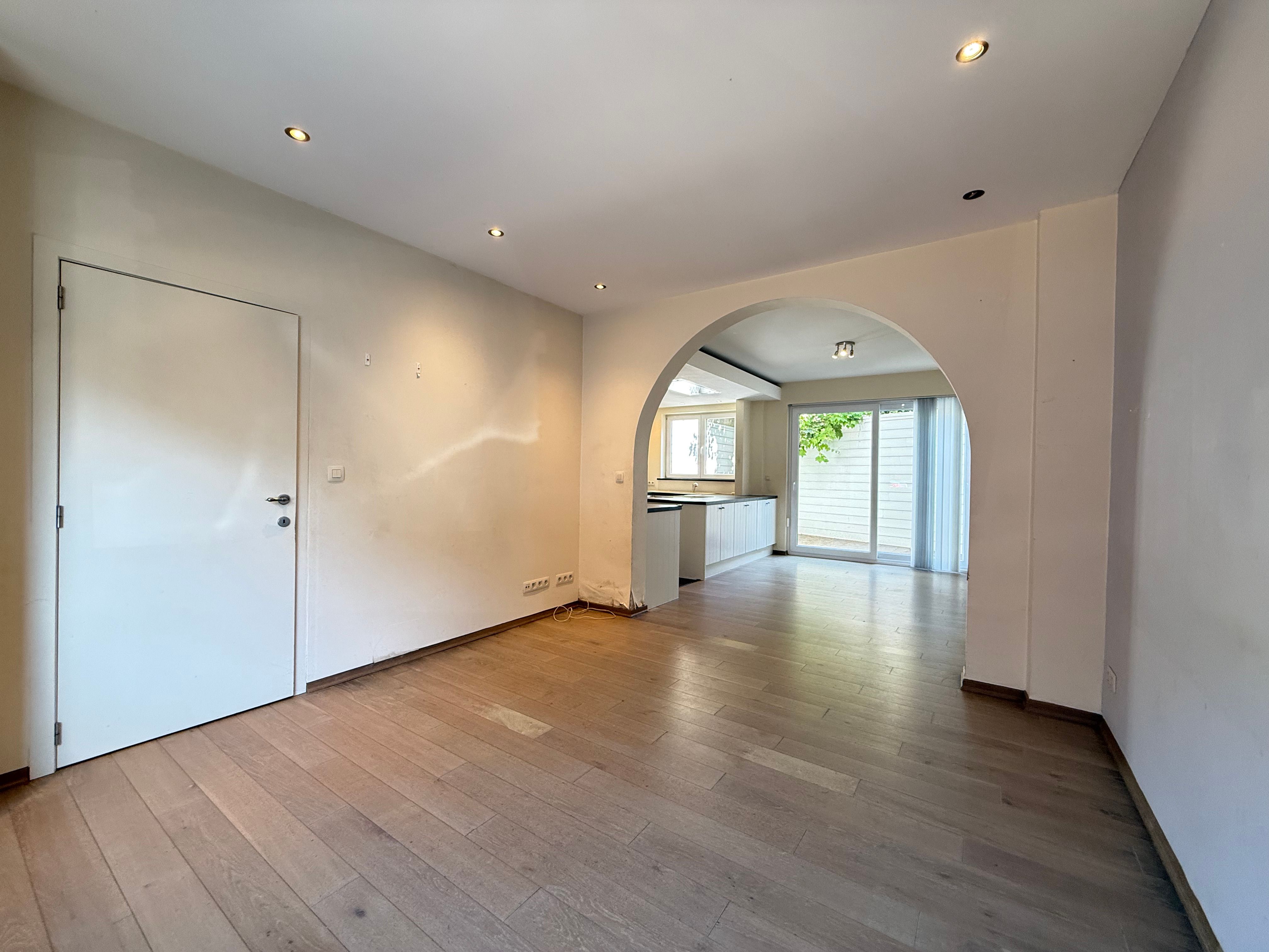 Moderne woning met koer foto 3