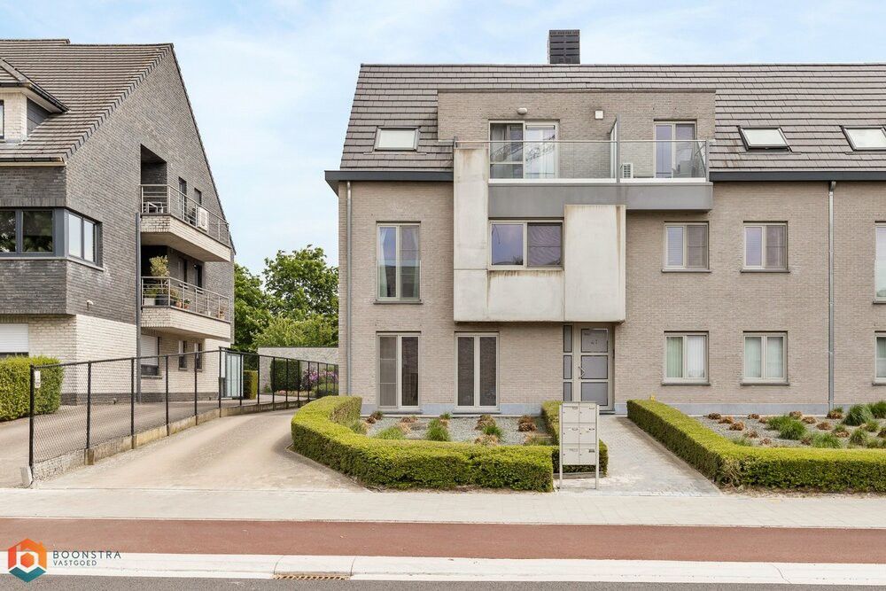 App. met 2 slpkrs en terras nabij centrum Onze-Lieve-Vrouw-Waver foto {{pictureIndex}}