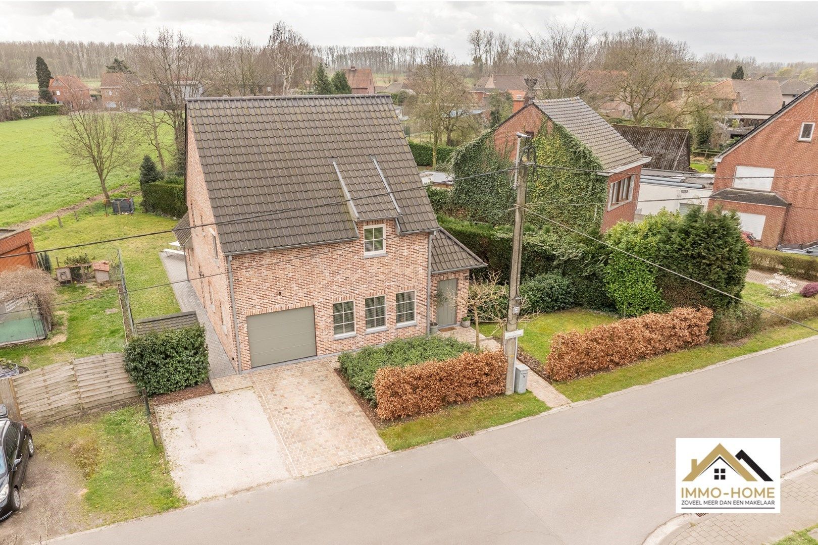 PRACHTIGE WONING IN LANDELIJKE STIJL  foto {{pictureIndex}}