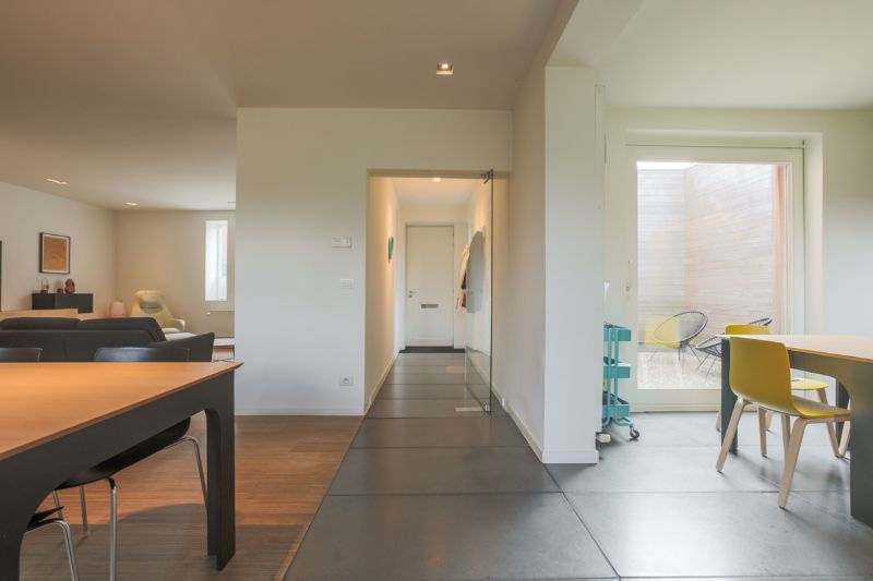 Ruime, hedendaagse woning met 3 slaapkamesr, 2 badkamers, tuin, garage...Energielabel C. foto 8