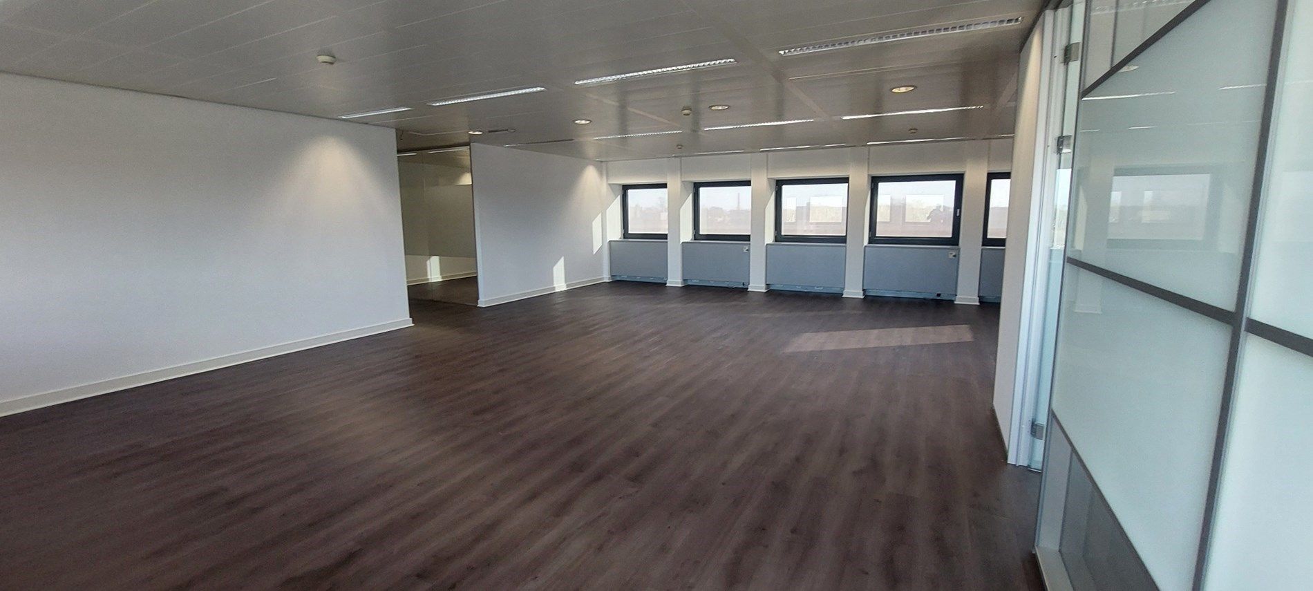 Kantoorruimte, 480m², parking, TOP-zichtlocatie   foto 5