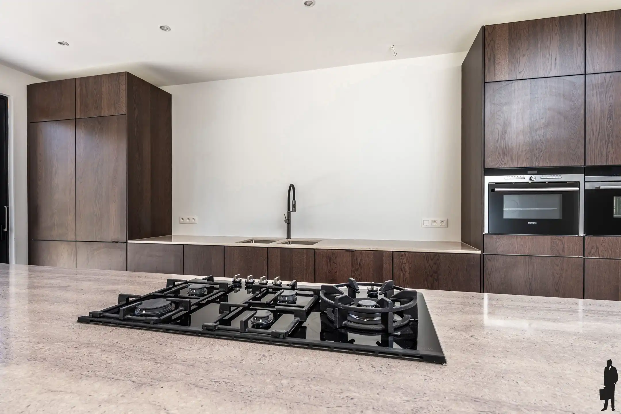 Luxueus gerenoveerde gezinswoning in de gegeerde Elsdonkwijk foto 11