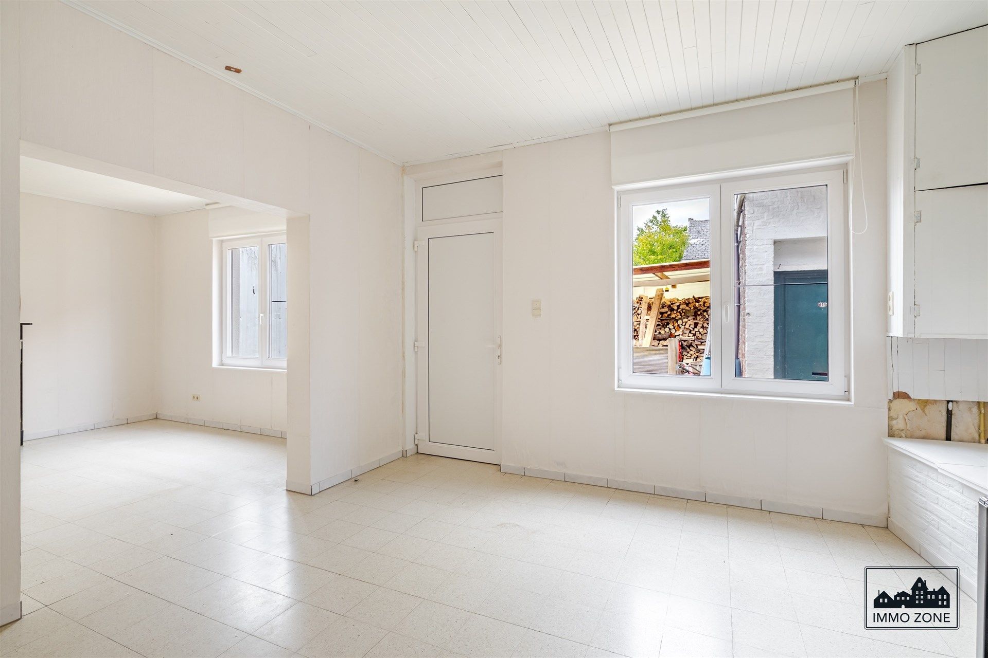 Op te frissen woning met veel potentieel foto 6