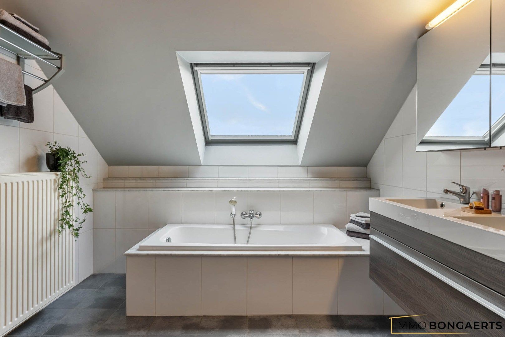 Ruim duplexappartement met 4 slaapkamers foto 27