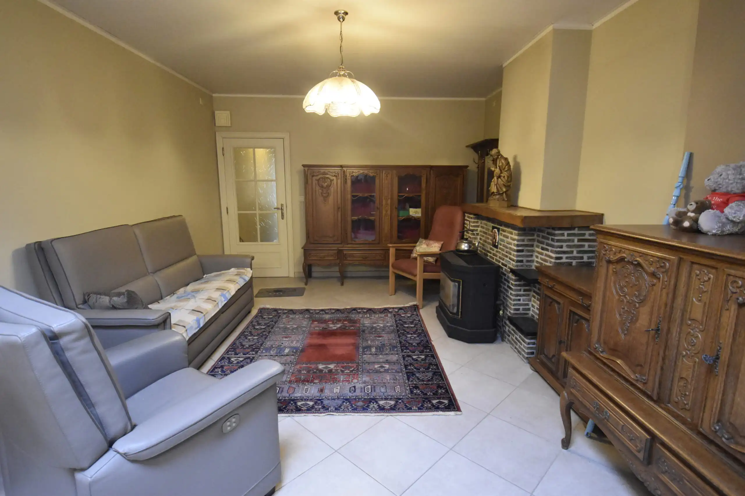 Leuke starterswoning met 3 slaapkamers en garage foto 3