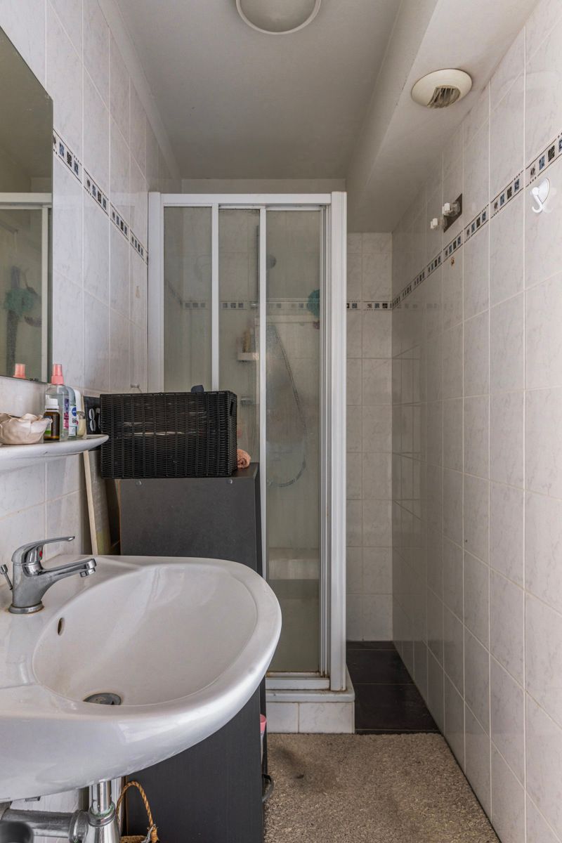 Hoekappartement met 2 slpk & 2 badk in het groen te Ukkel foto 11