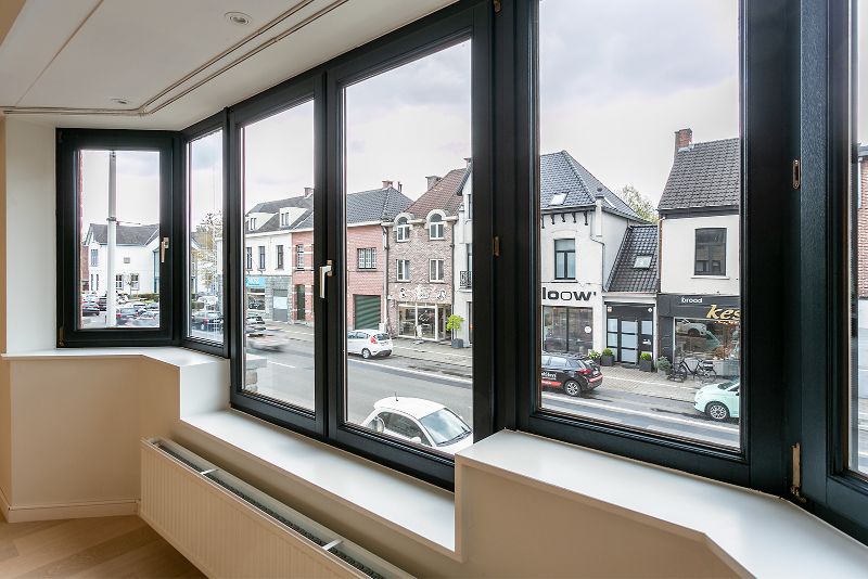 Ruim luxueus 2 slpk. appartement, groot terras, P, hartje Schilde! foto 10