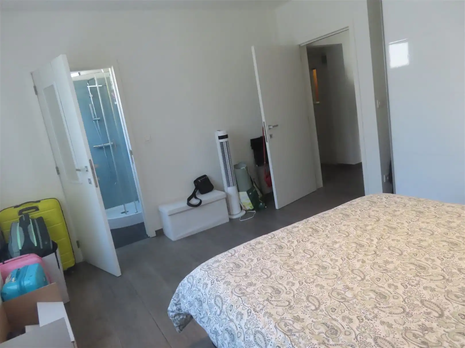 Gemeubeld 3 slaapkamerappartement met parking! foto 10