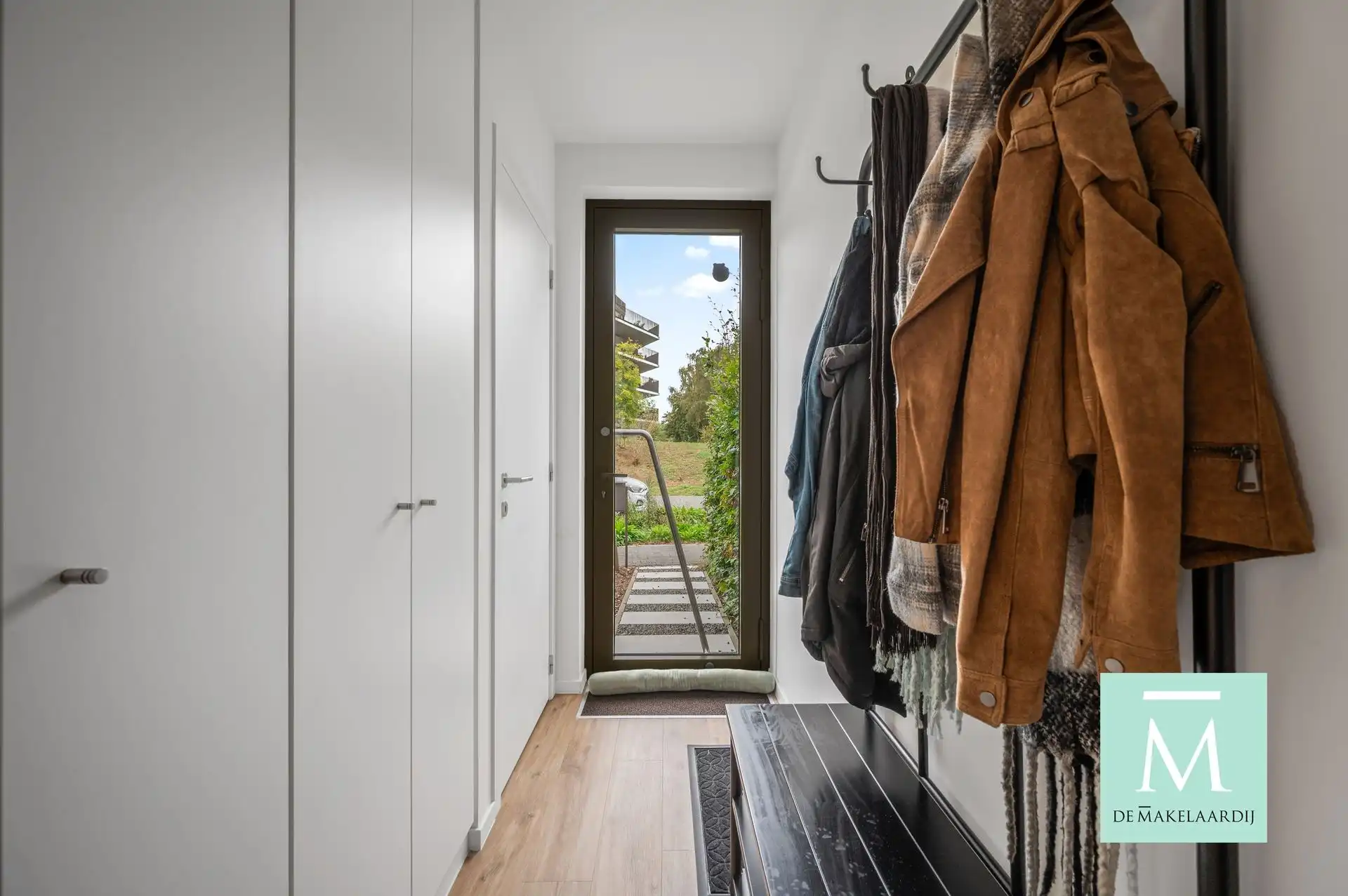 Stijlvol wonen in het groen met een prachtige zuidwestgerichte tuin! foto 2
