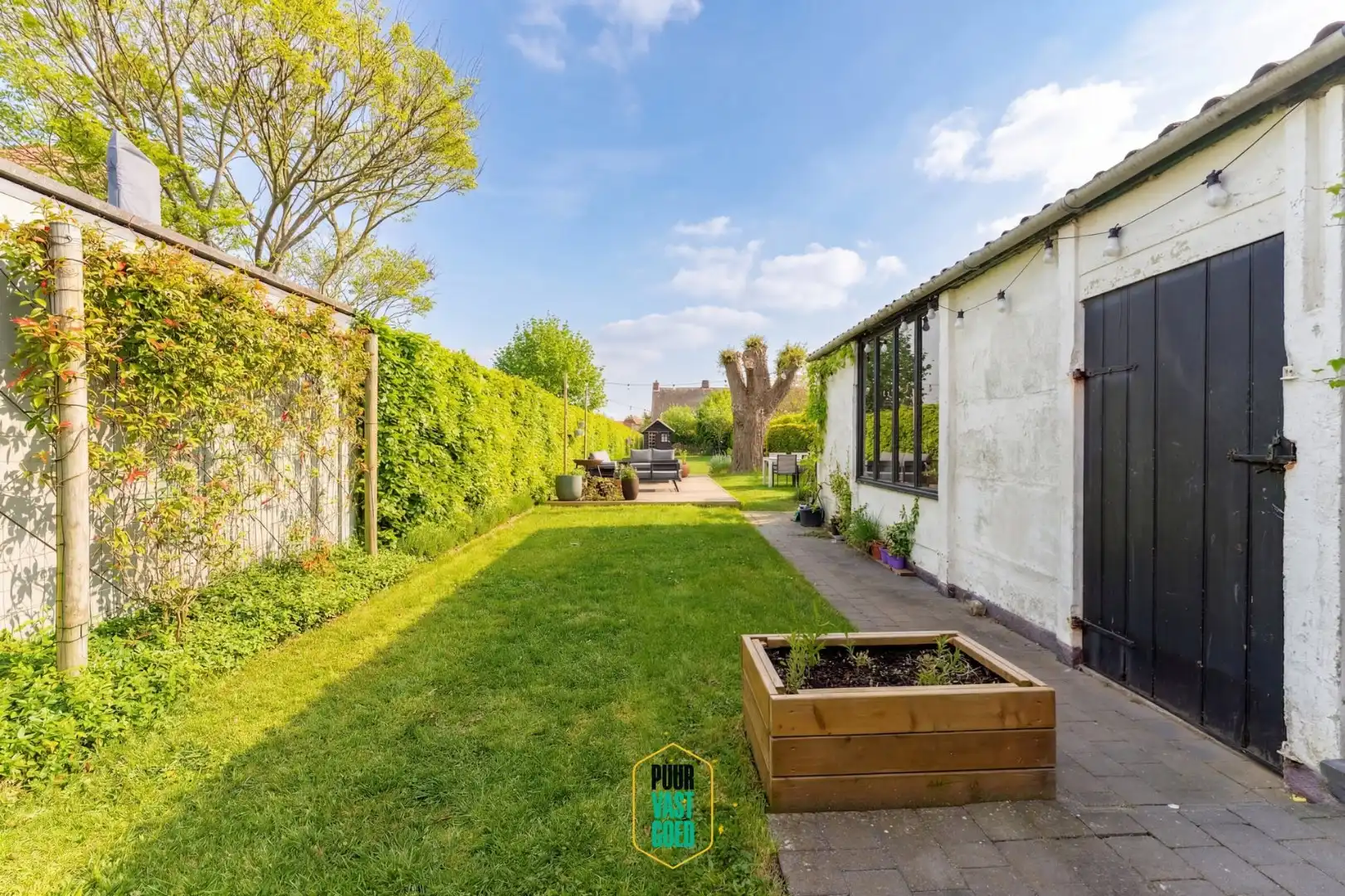 Gerenoveerd ruim woonhuis met zuidgerichte tuin in de dorpskom temidden van de polders foto 22