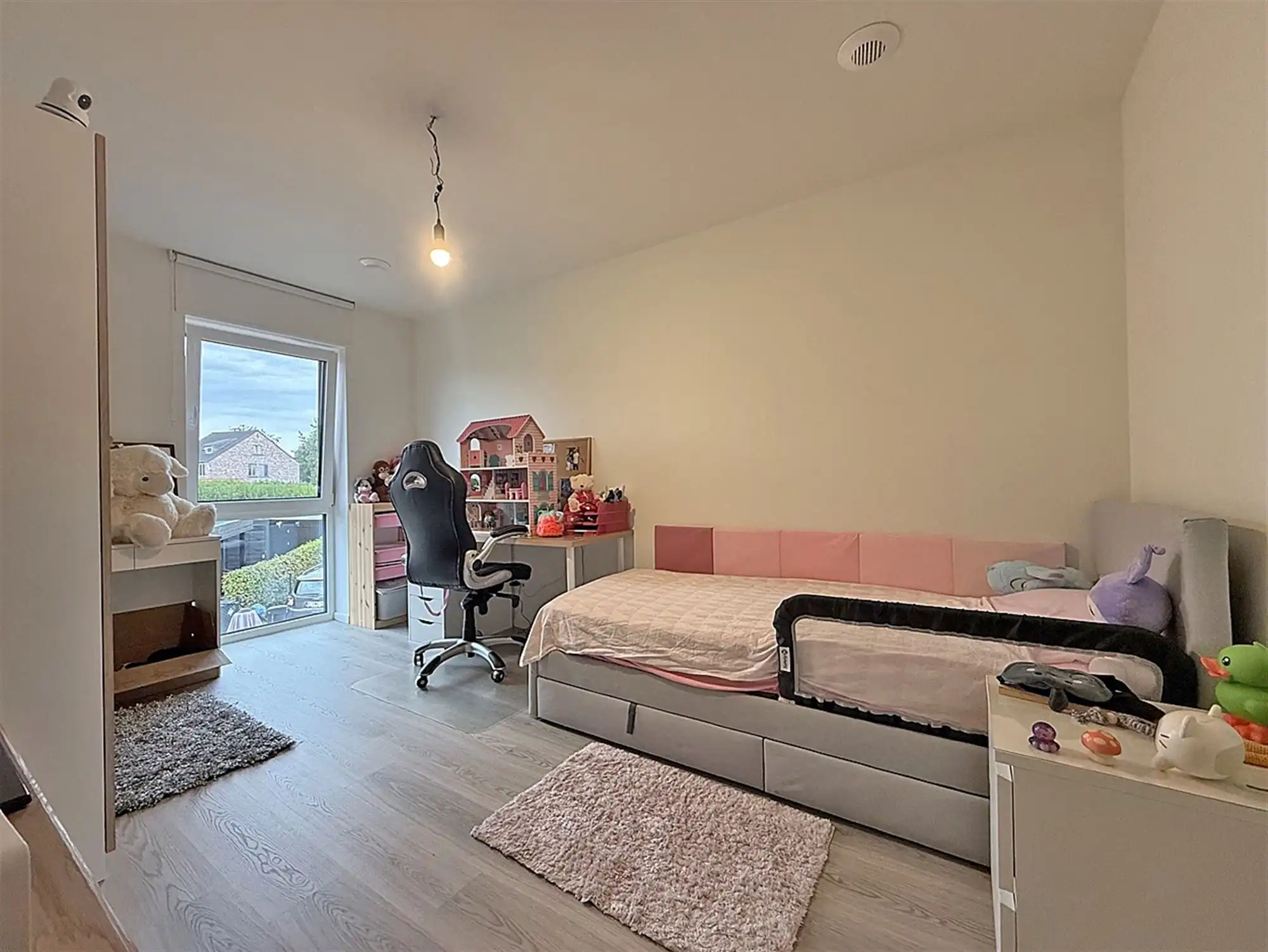Instapklare WONING met 3 slaapkamers, tuin / terras & carport, gelegen in een rustige, kindvriendelijke buurt foto 14
