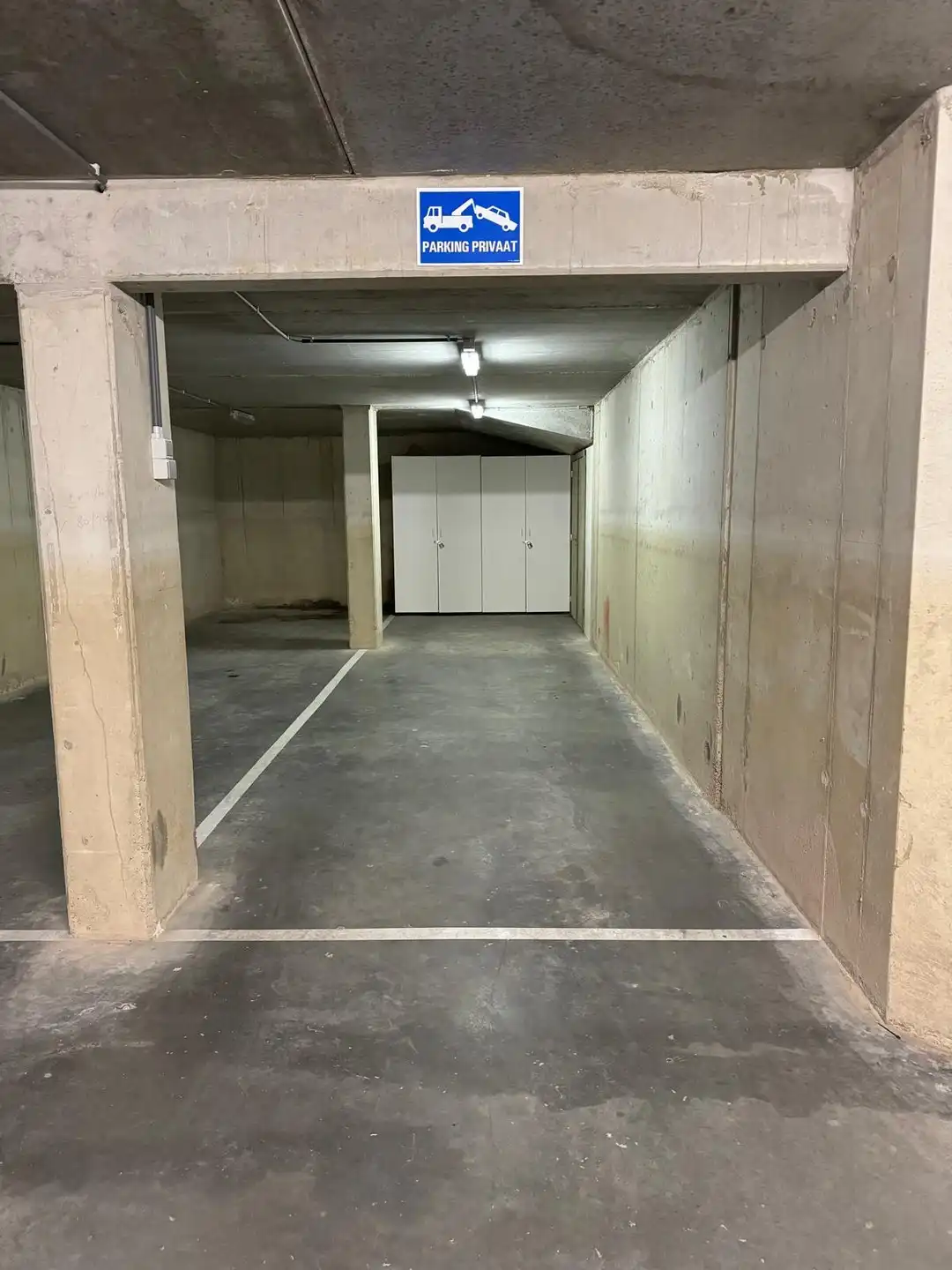 Dubbele autostaanplaats in recent gebouw - Albertstrand foto 2