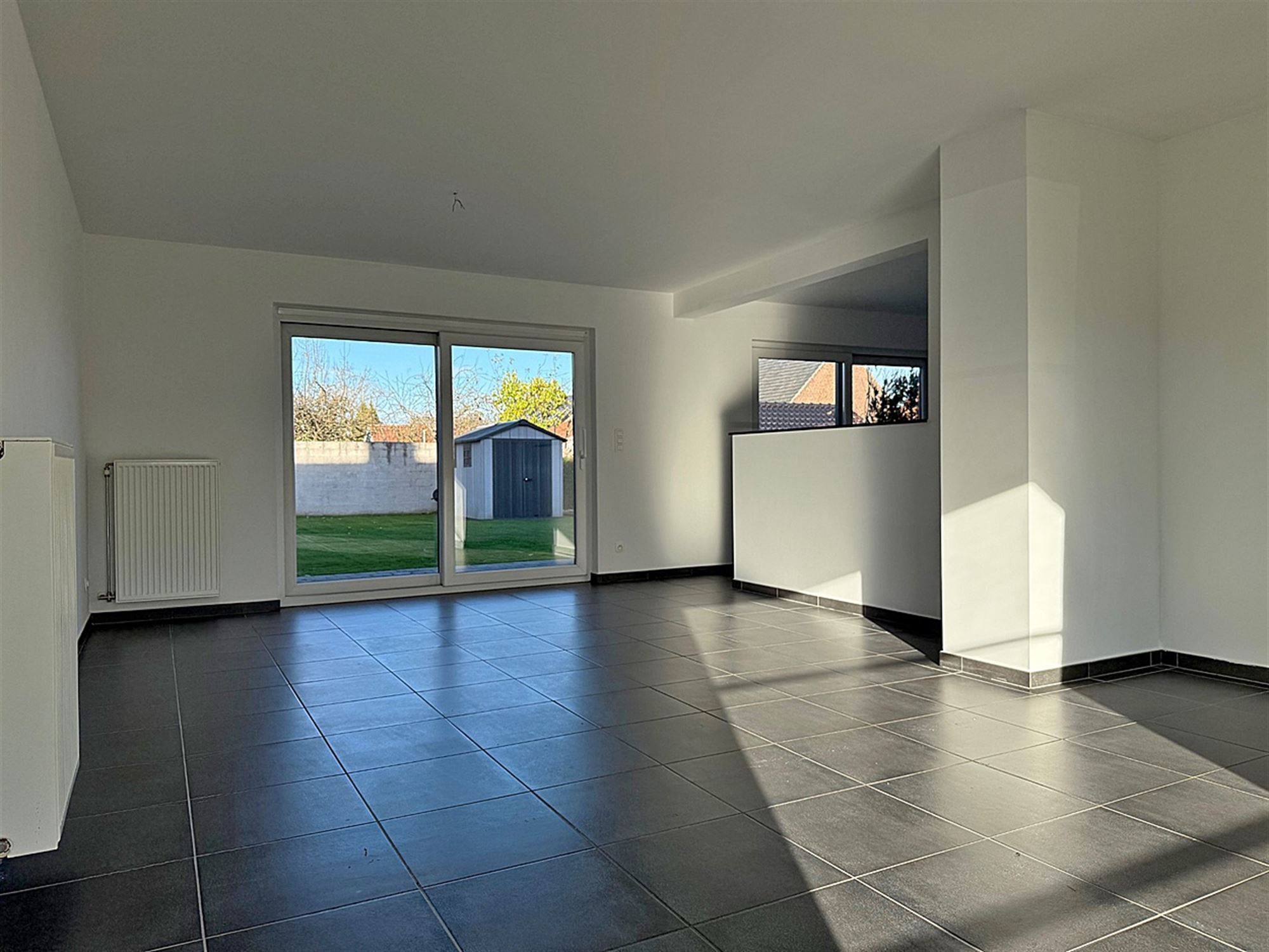 Instapklare HALFOPEN BEBOUWING met 3 slaapkamers, garage & tuin/terras  foto 4