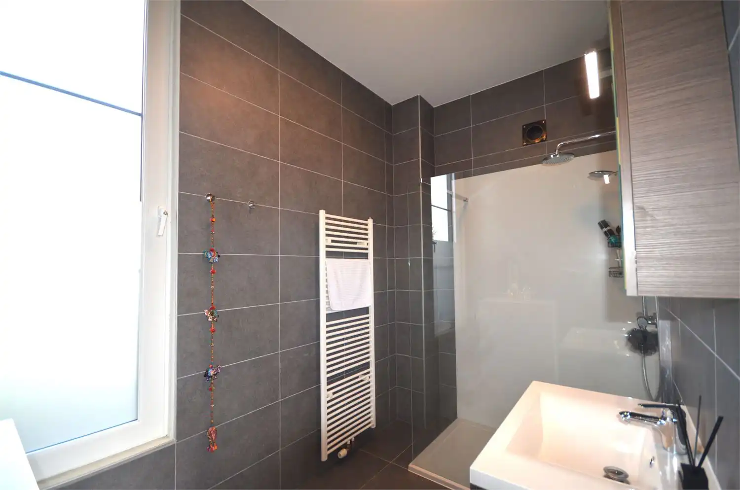ENKEL AANMELDEN PER MAIL!! PRACHTIG EN RUIM DUPLEXAPPARTEMENT MET HEERLIJK TERRAS IN HET CENTRUM VAN HAMONT! foto 16