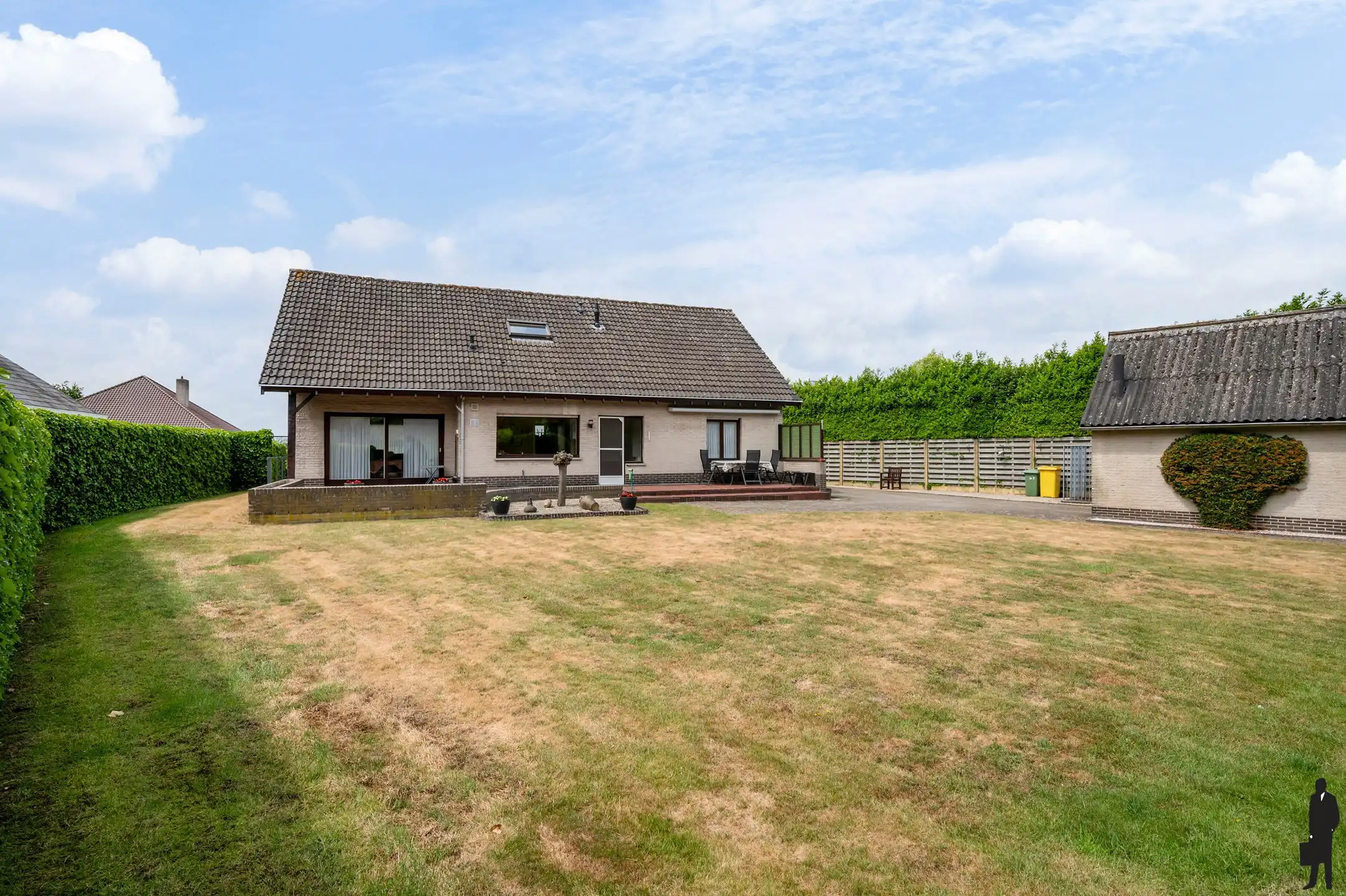 Ruime woning met tuin en bijgebouw foto 33