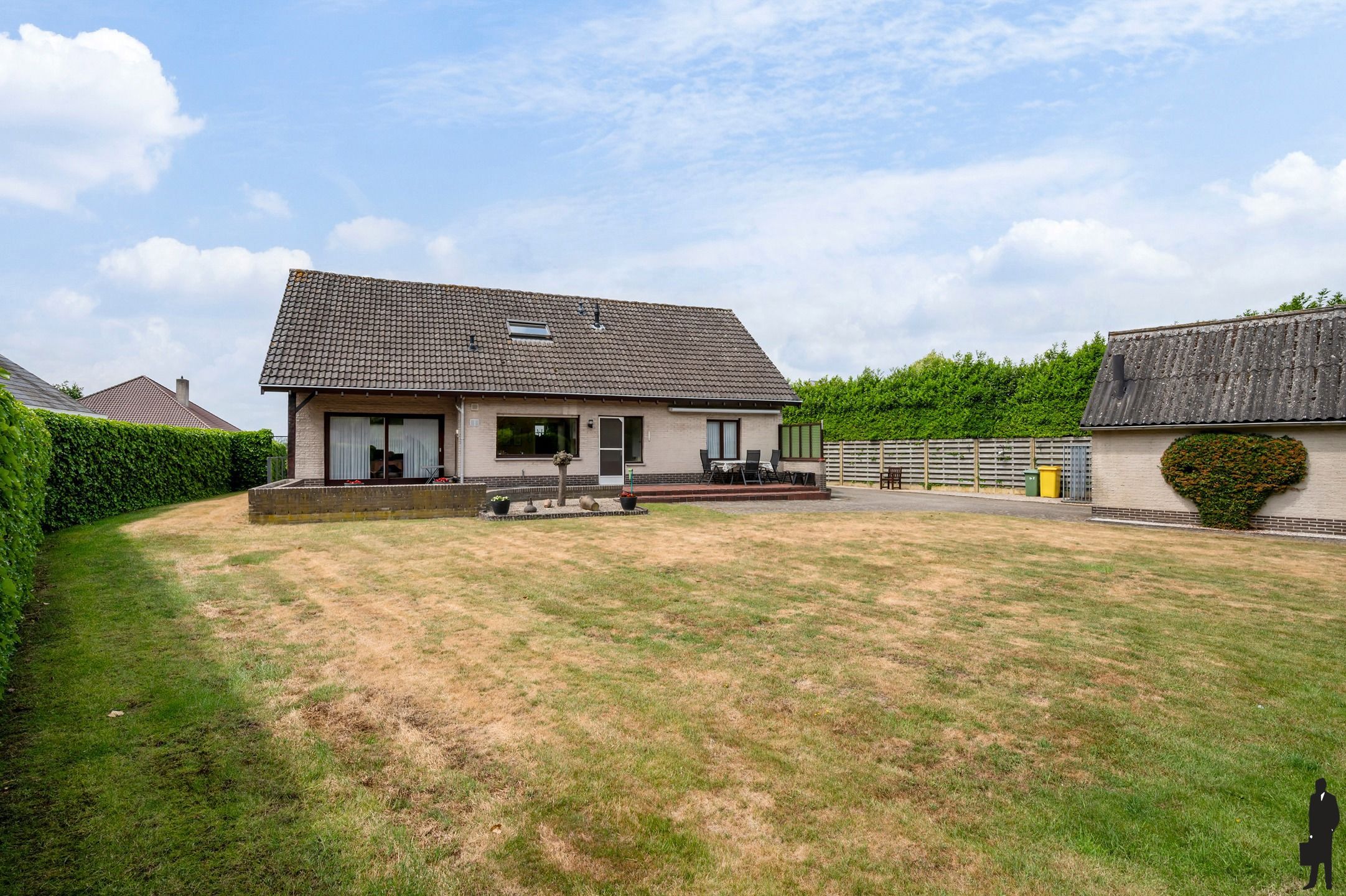 Ruime woning met tuin en bijgebouw foto 33