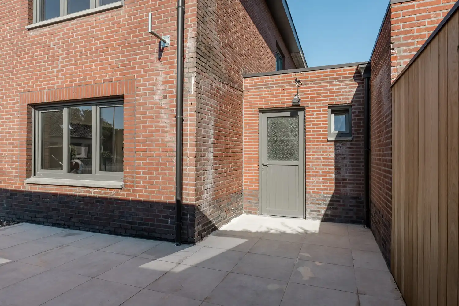 Volledig gerenoveerde ruime gezinswoning in het hart van Eksel foto 27
