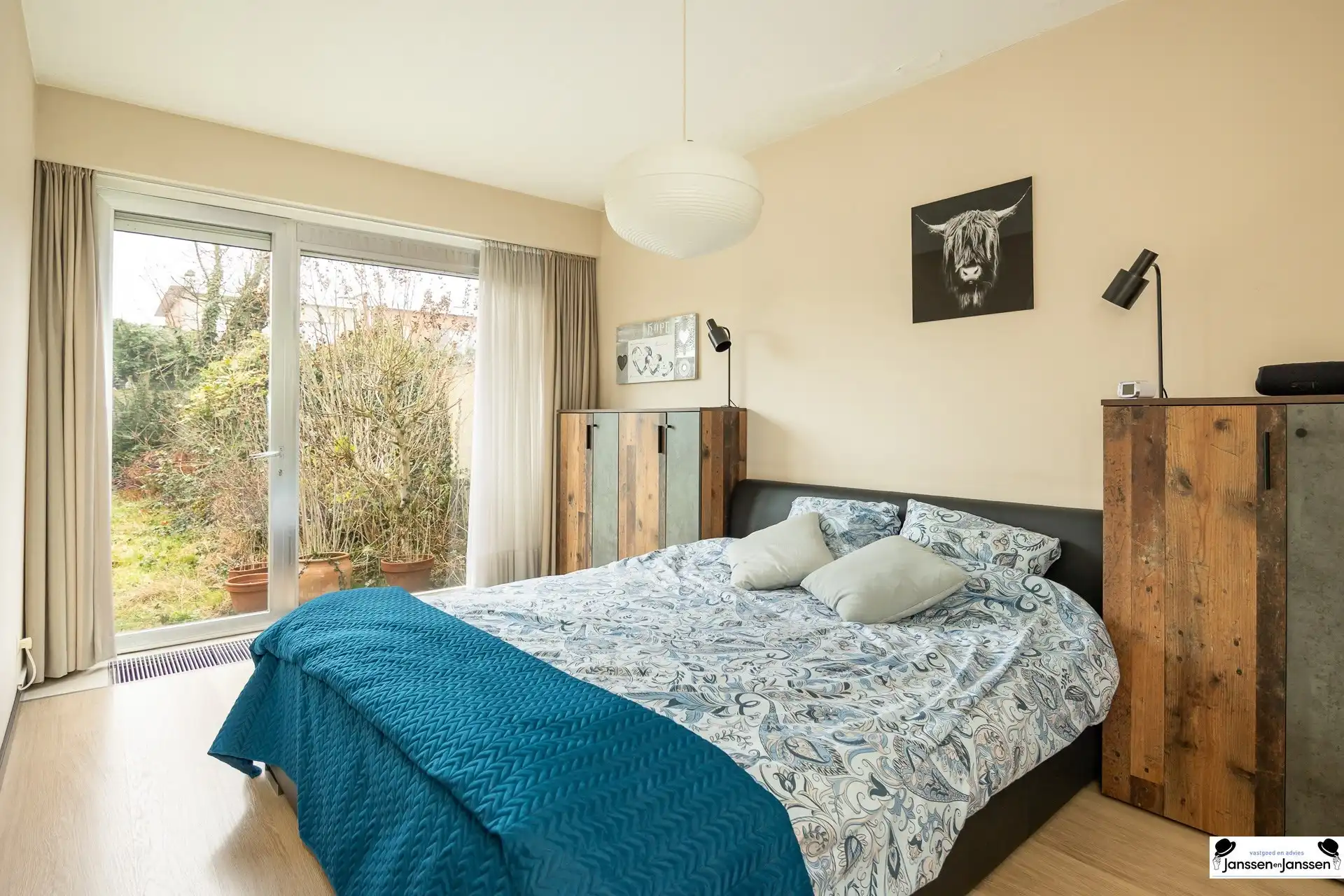 Lichtrijke gezinswoning met tuin in een rustige wijk! foto 10