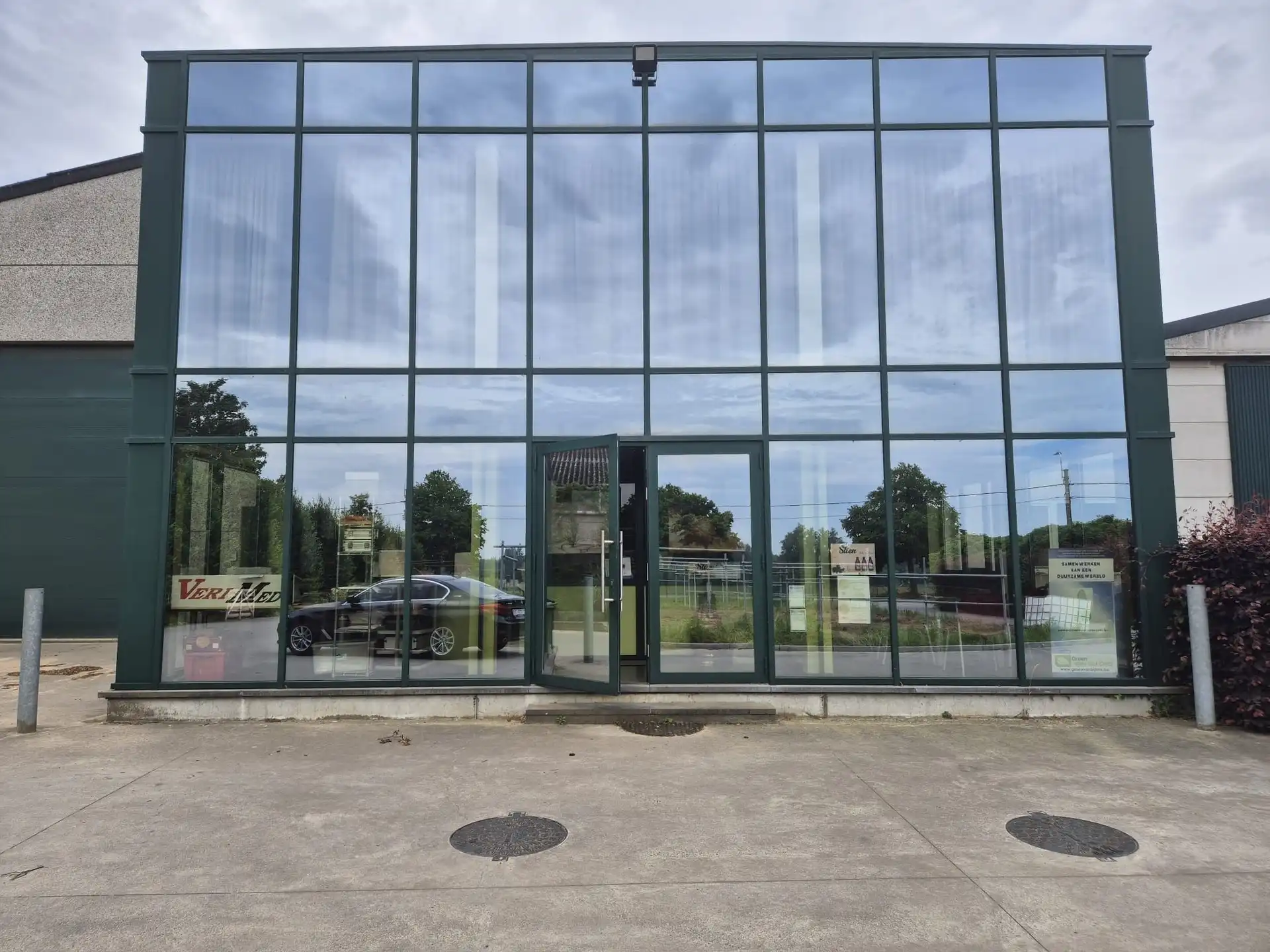 Interessant gelegen kantoorruimte met bijhorende parking. foto 10
