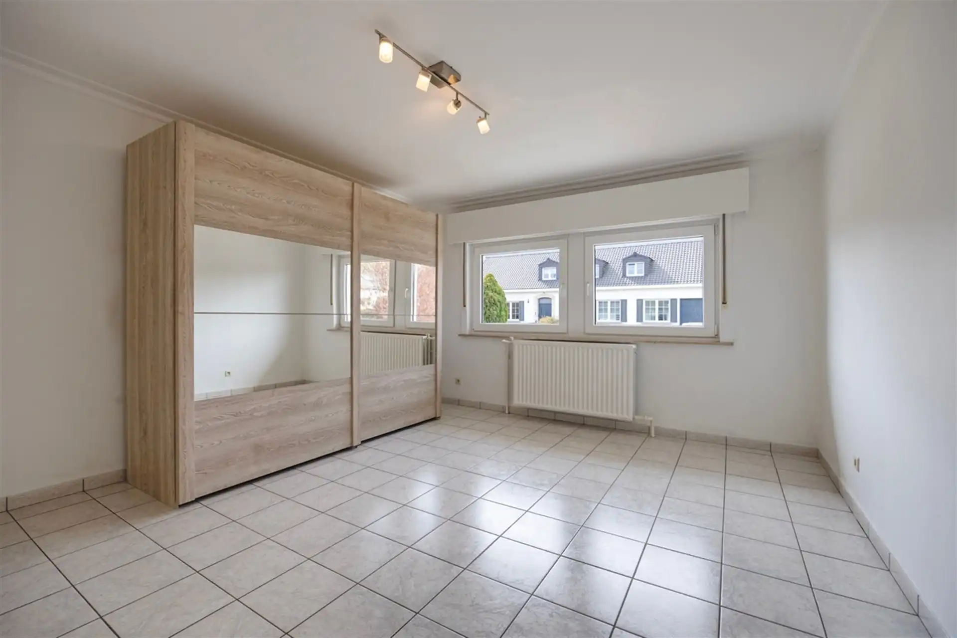 Woning met mogelijkheden op gegeerde locatie foto 14