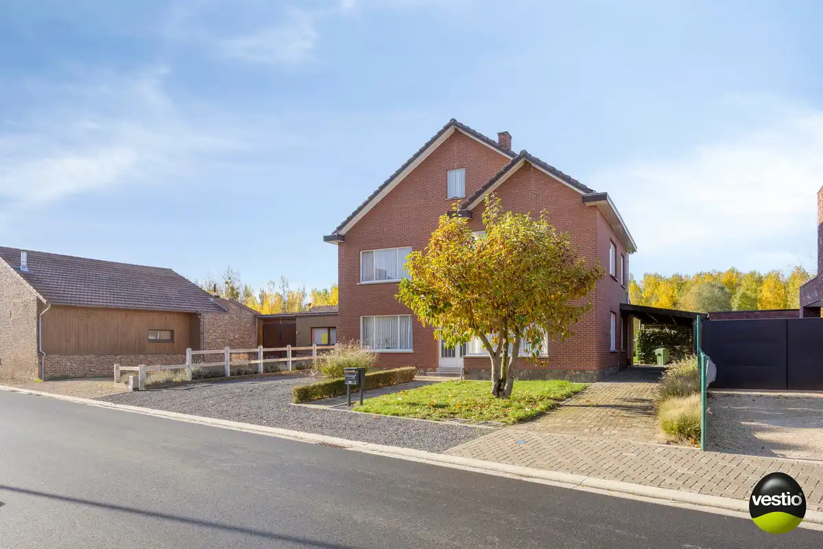 RUSTIG GELEGEN RUIME VRIJSTAANDE WONING MET GROTE TUIN OP 22A49CA TE HOESELT. foto 33