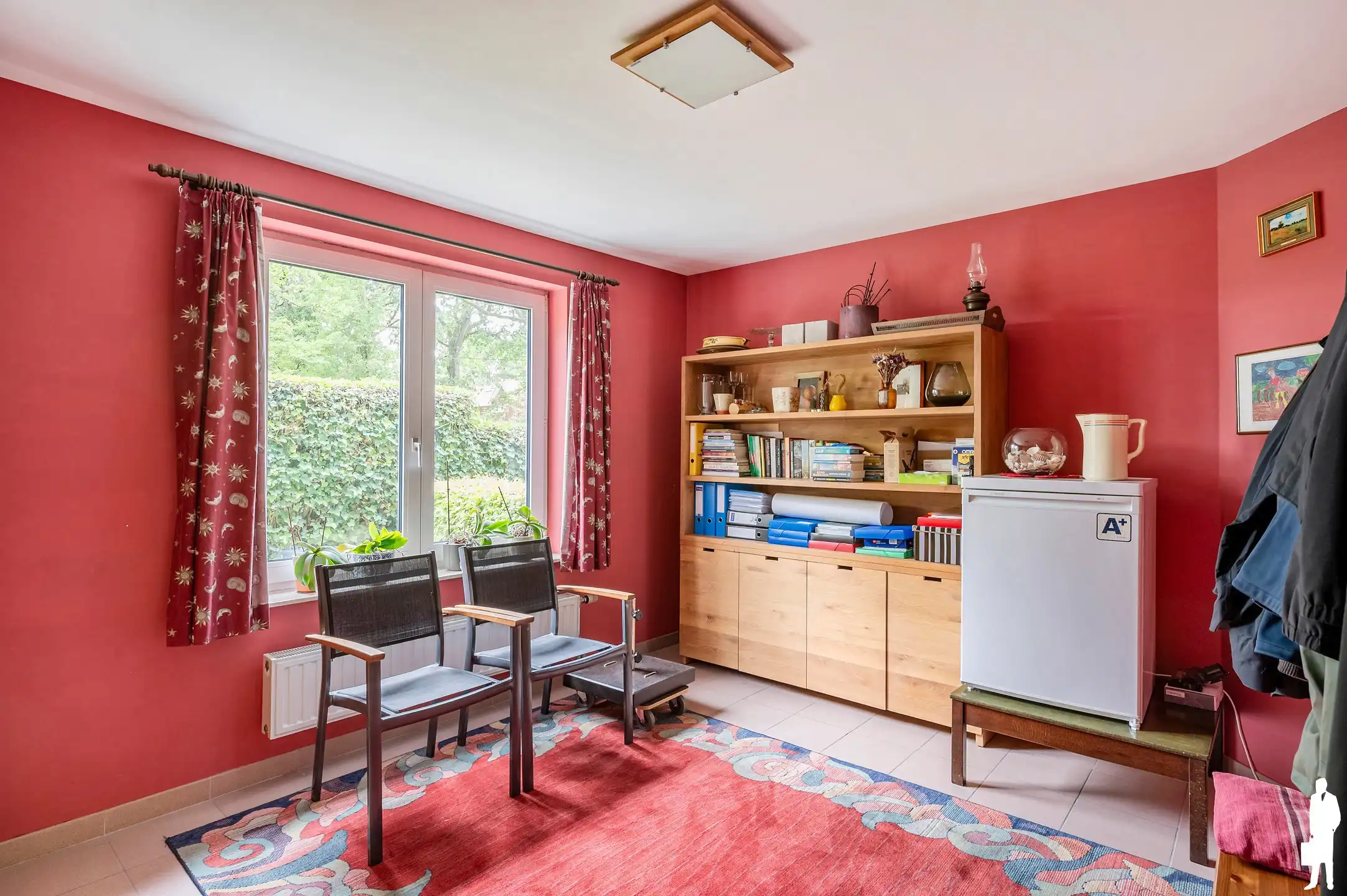 Ruime gezinswoning met 4 slaapkamers, 2 badkamers en zonnige tuin  foto 16