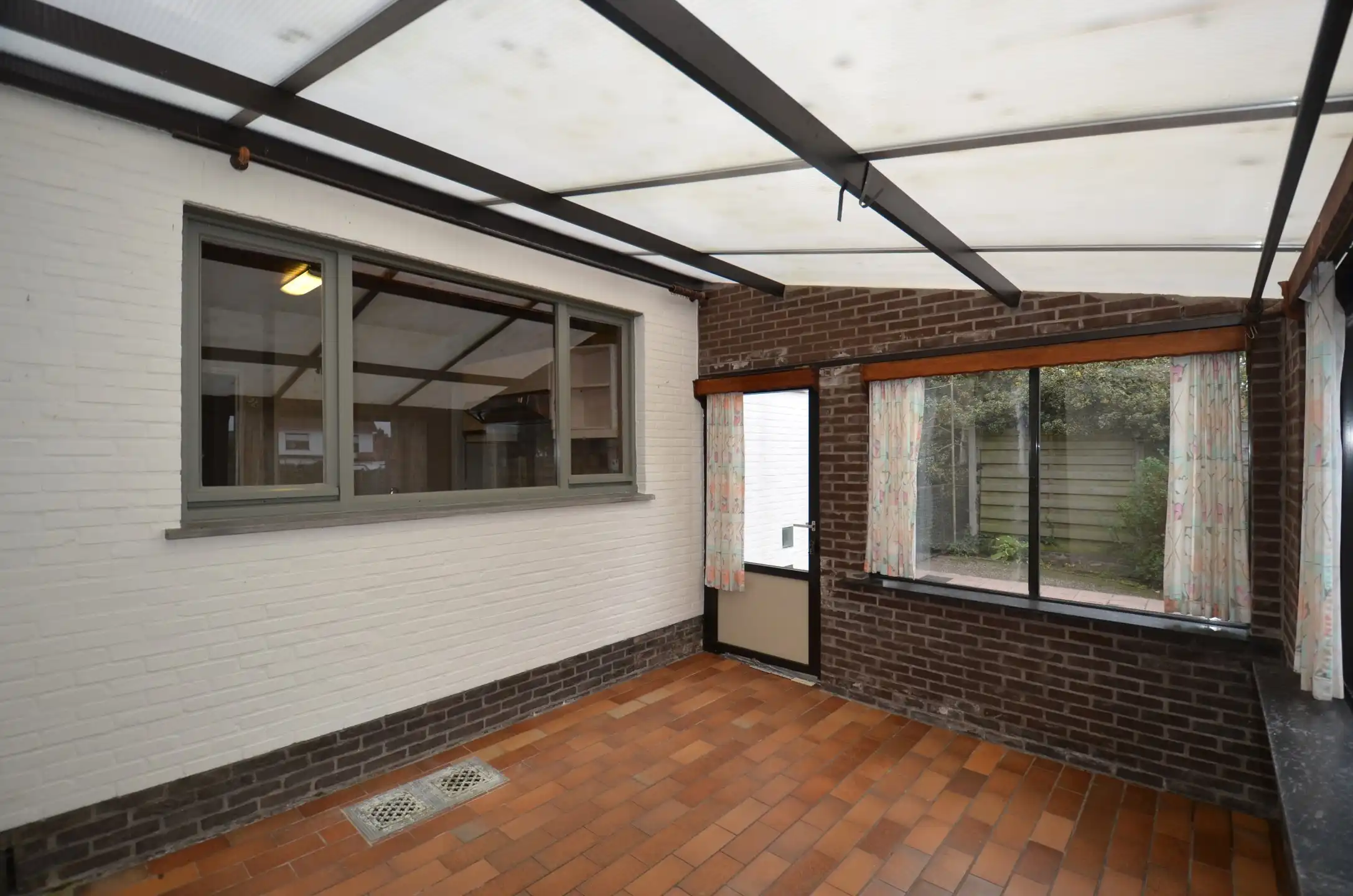 Te renoveren woning op rustige locatie foto 11