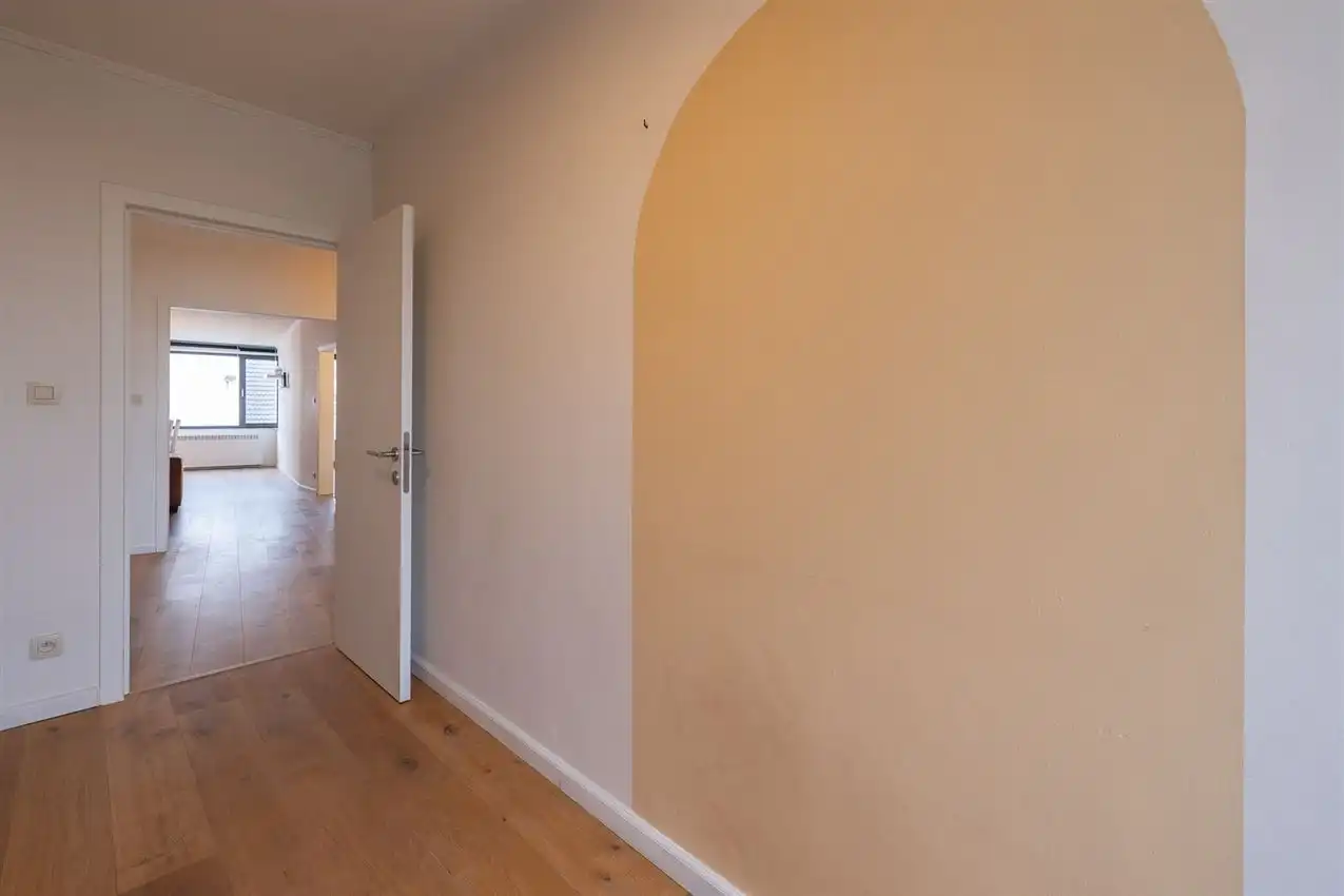 Instapklaar, volledig gerenoveerd appartement met twee terrassen foto 22