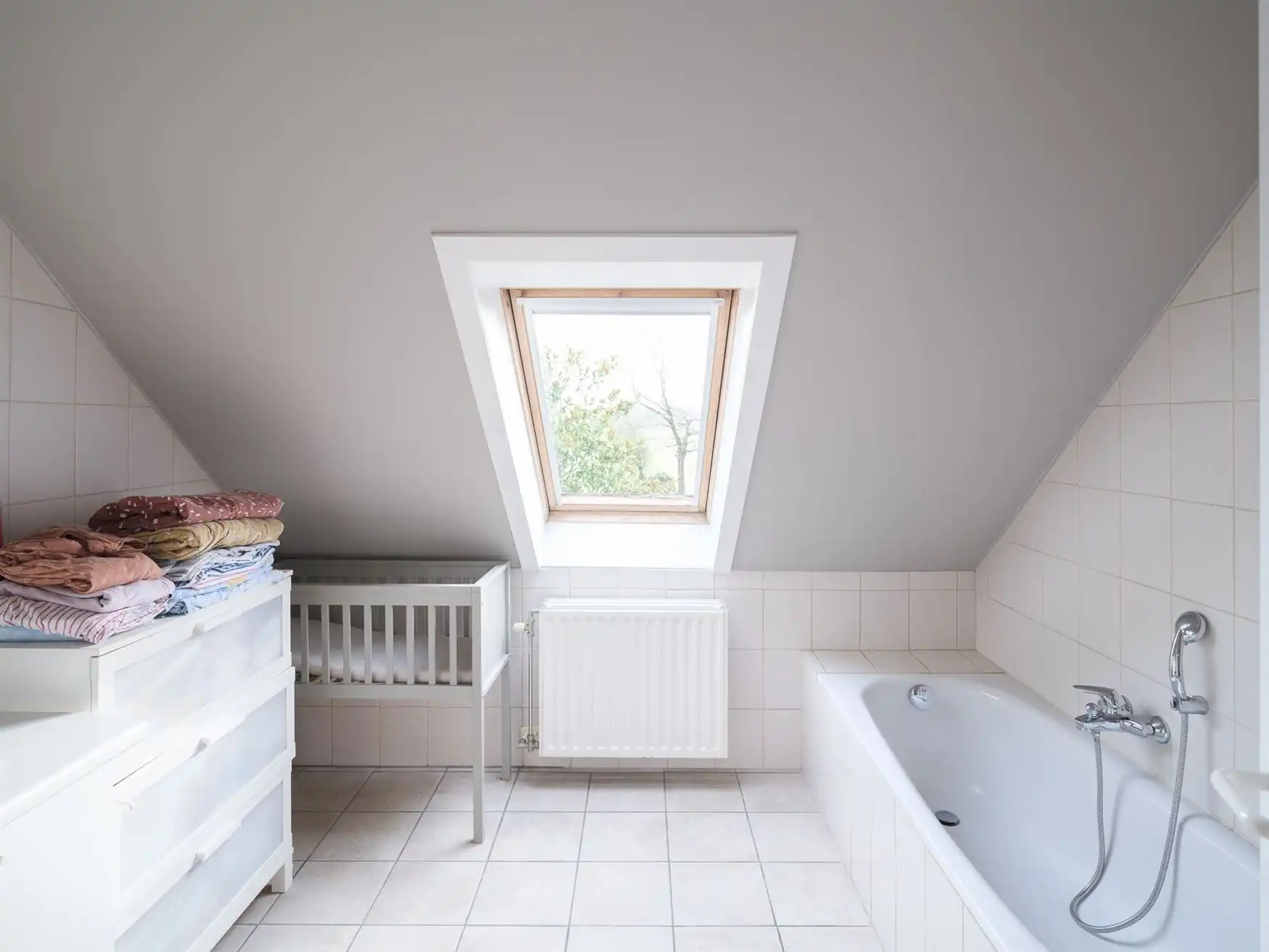 Ruime woning met zuidgerichte tuin en open zicht. foto 14