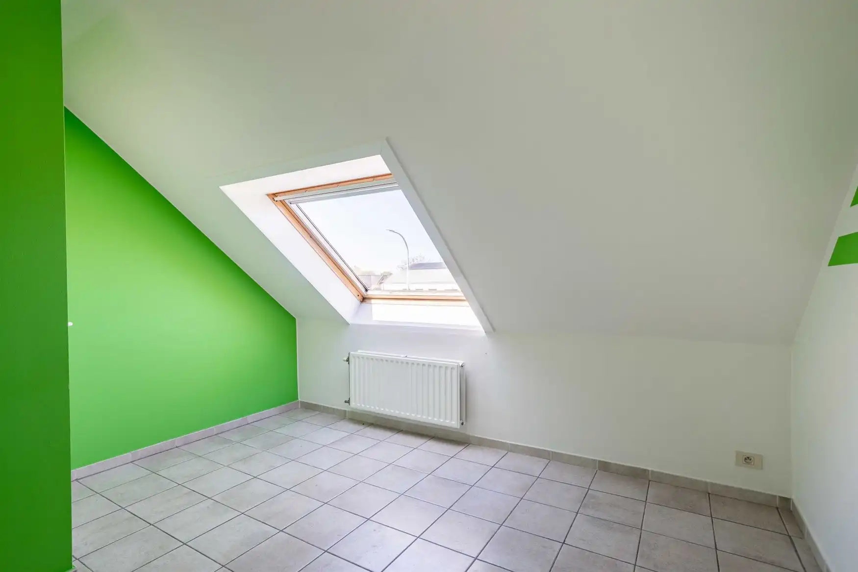 Ruime woning met zuidgerichte tuin en open zicht. foto 14