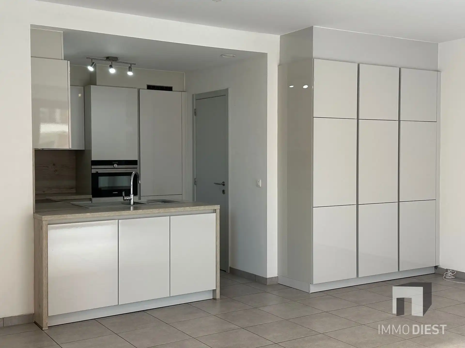Appartement met 1 slaapkamer, parking en kelder foto 12