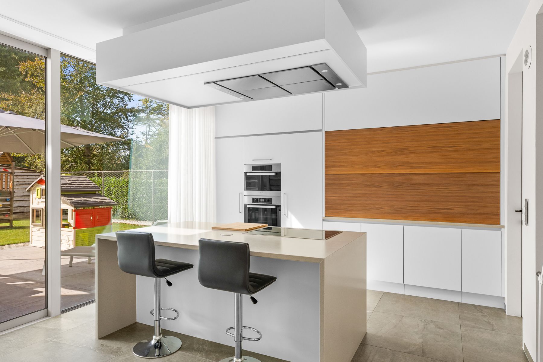 Strakke moderne 4 slpk. villa op ruim ZW perceel! foto 8