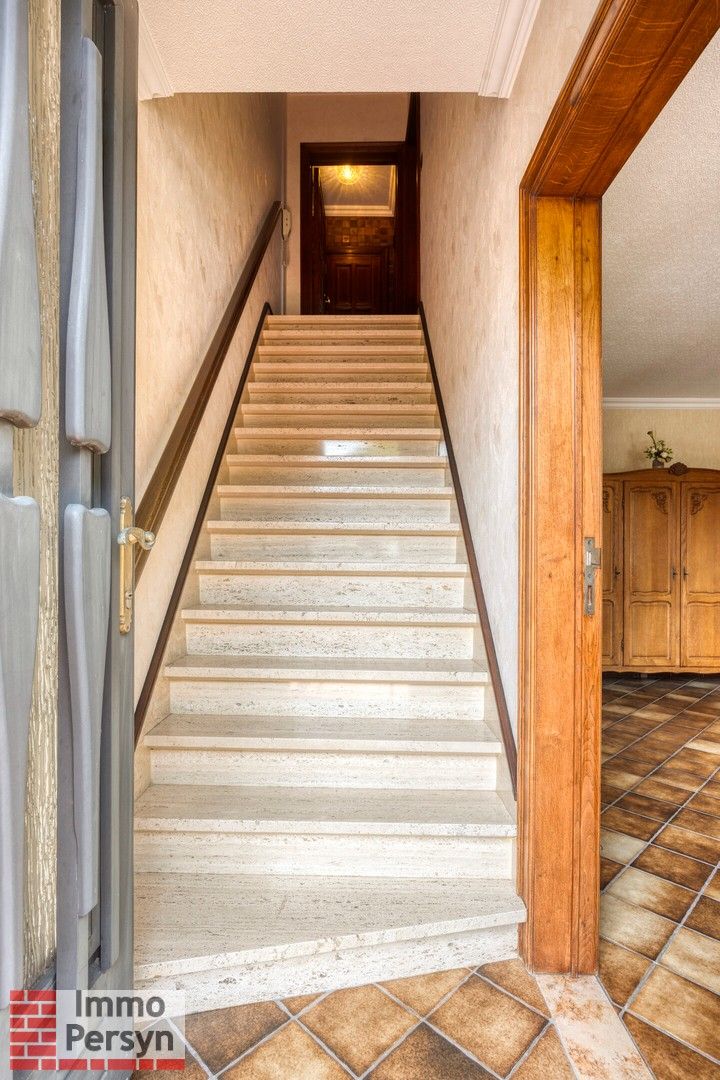 Zeer ruime, op te frissen woning - Geen renovatieplicht foto 15