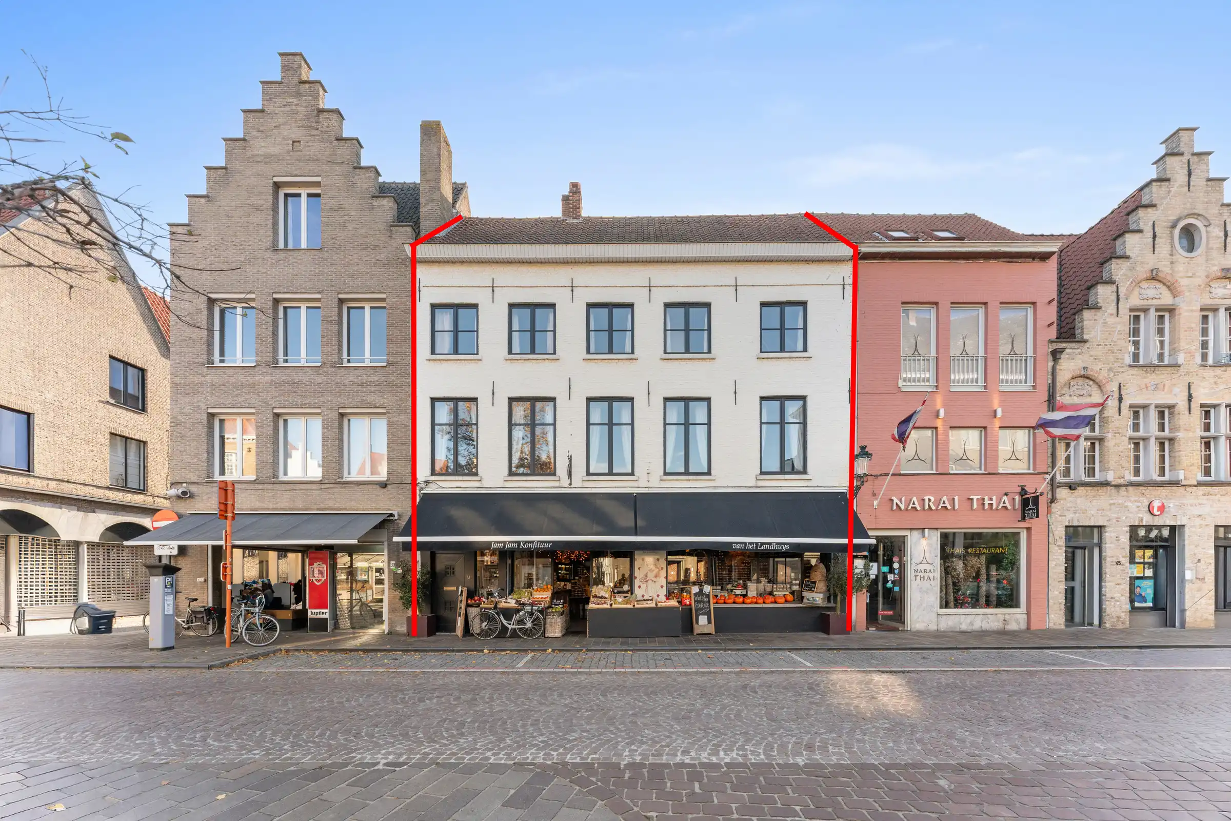 uiterst commercieel gelegen handelspand met ruime woonst foto 2