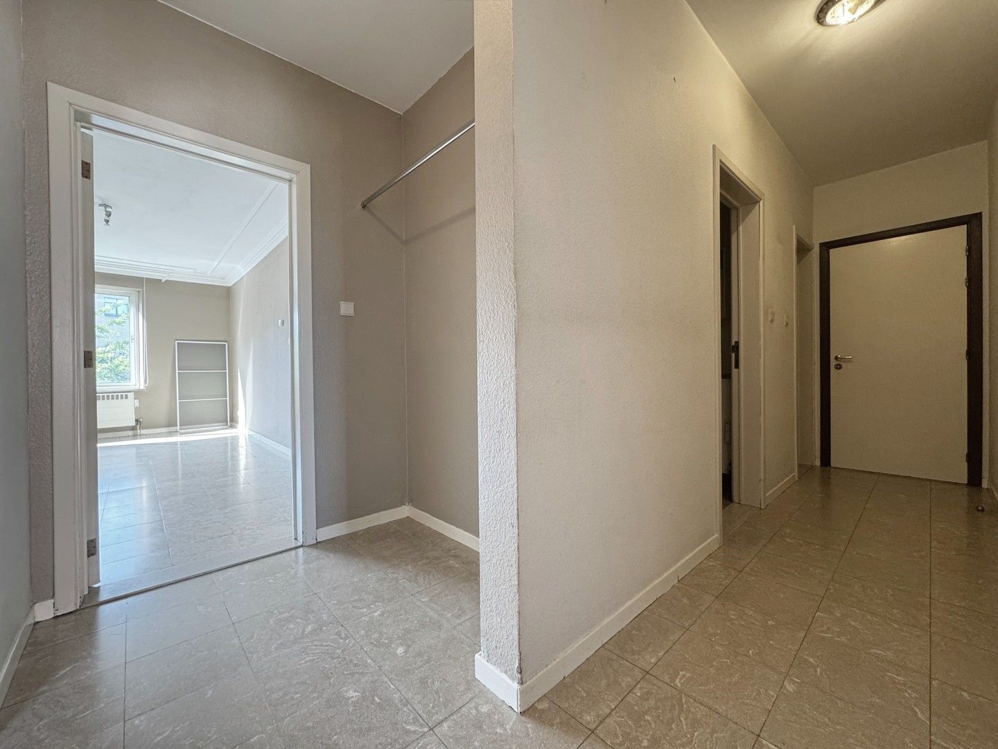 Instapklaar appartement met 2 slaapkamers – ideale investering op toplocatie! foto 2