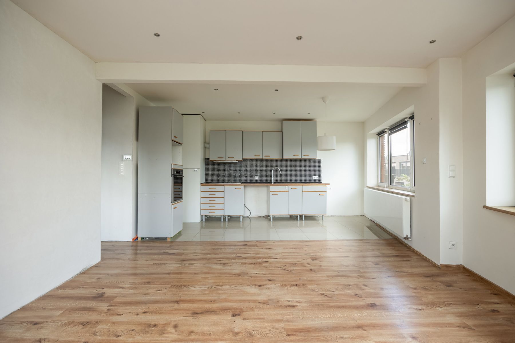 Lichtrijk 1-slaapkamerappartement te koop in hartje Boom foto 2