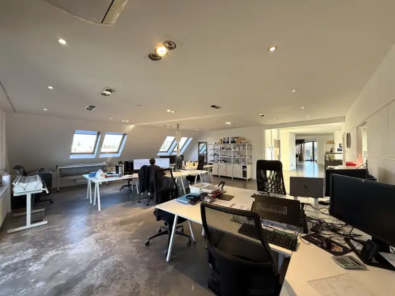 Instapklare kantoorruimte van 278 m² op commerciële topligging – Erpe-Mere foto 3