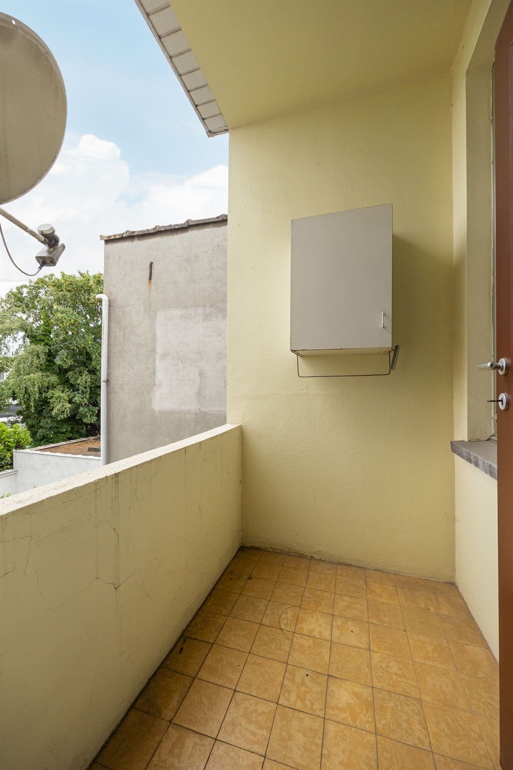 Zeer ruime, te renoveren woning met tuin foto 26