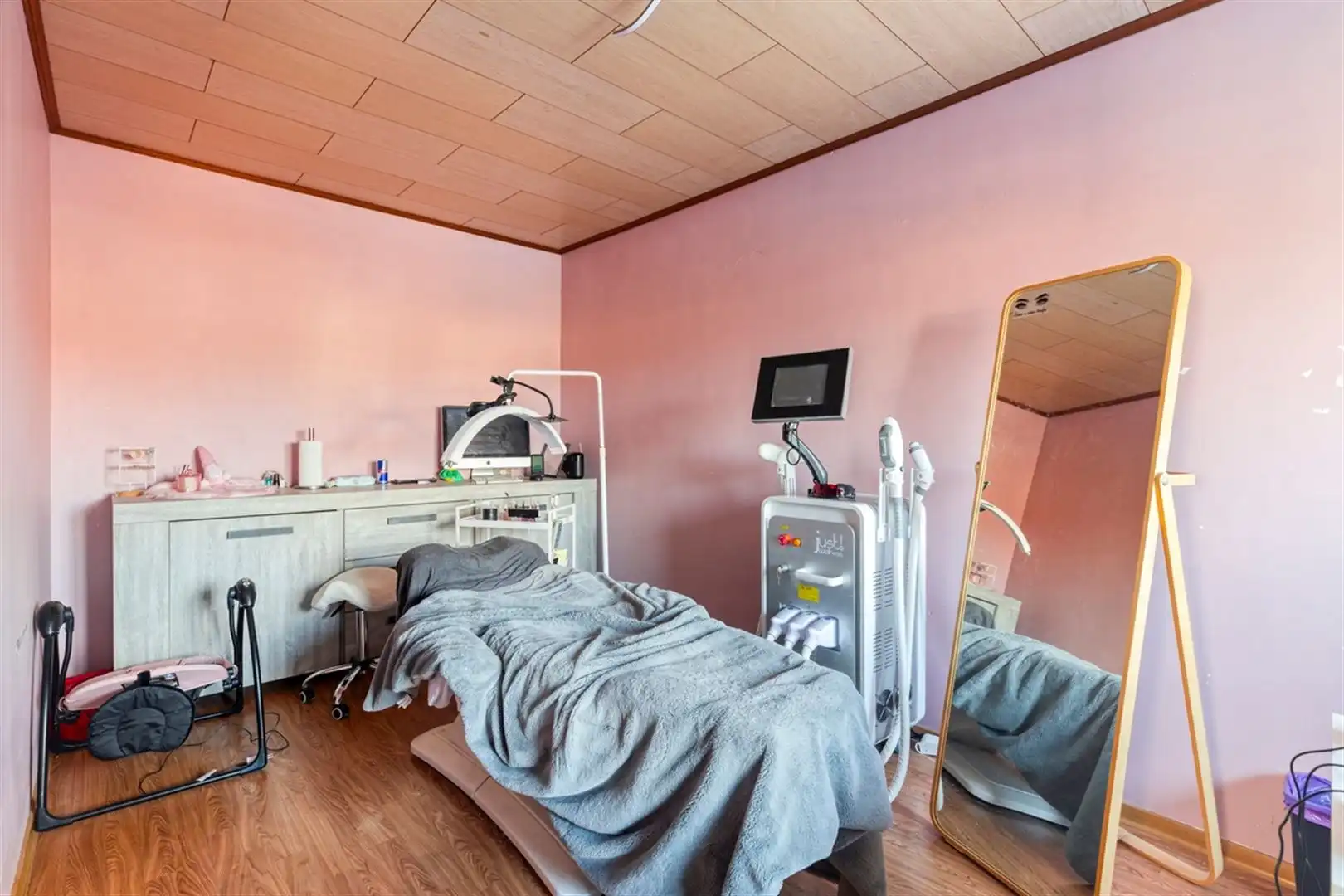 Gezellige, rustig gelegen woning op 413 m² met zonnige tuin, garage en 3 slaapkamers. foto 12