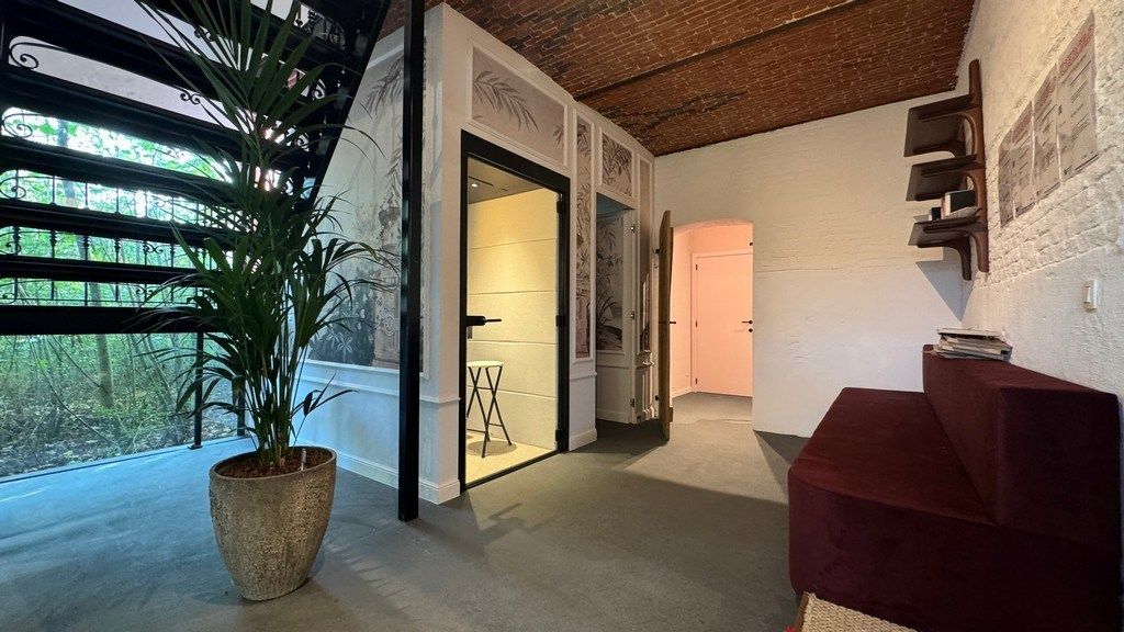 Trendy kantoor te huur vlakbij E40 in Drongen foto 12