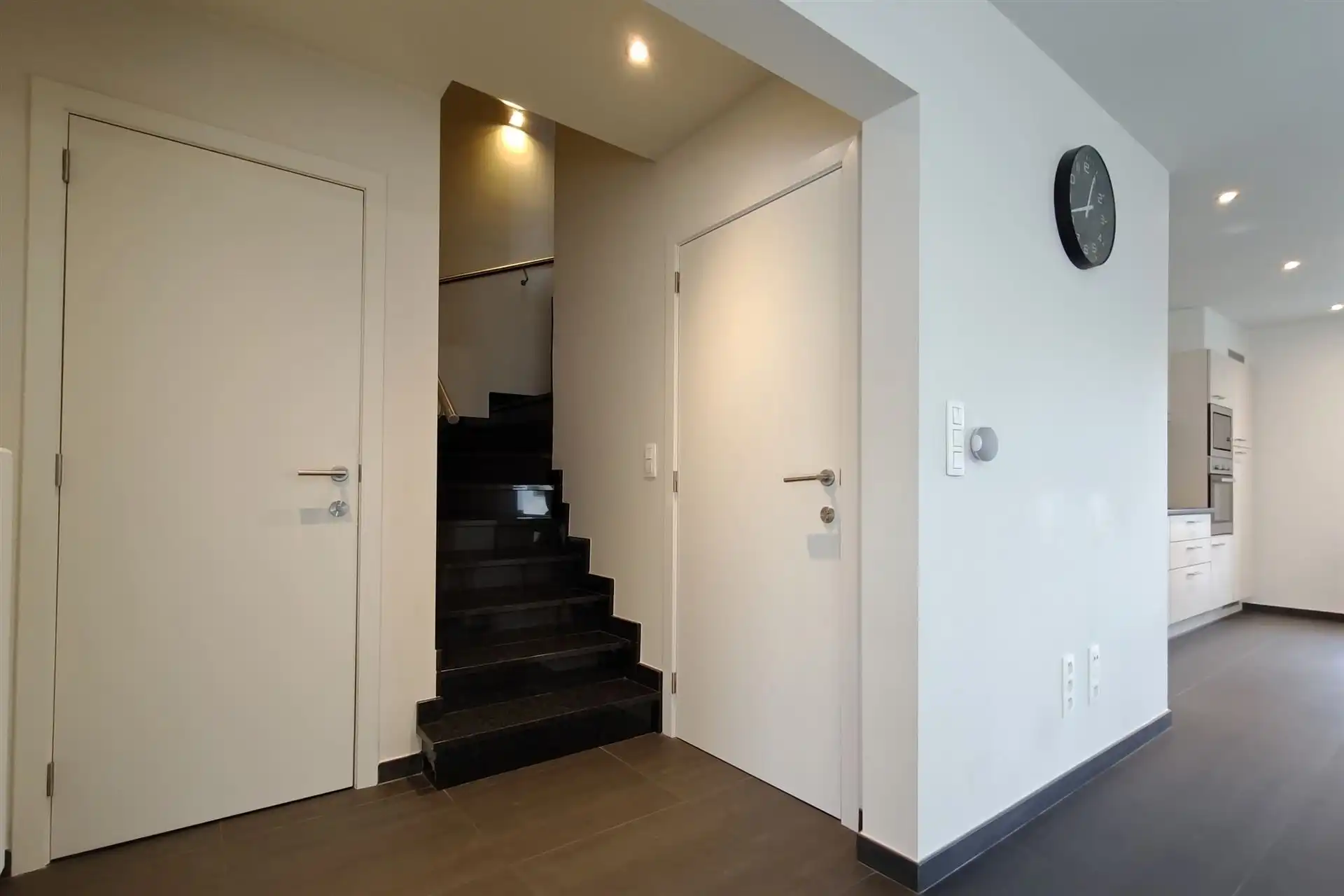 Ruime duplex (197m²) in een residentiële woonwijk te Munsterbilzen foto 12