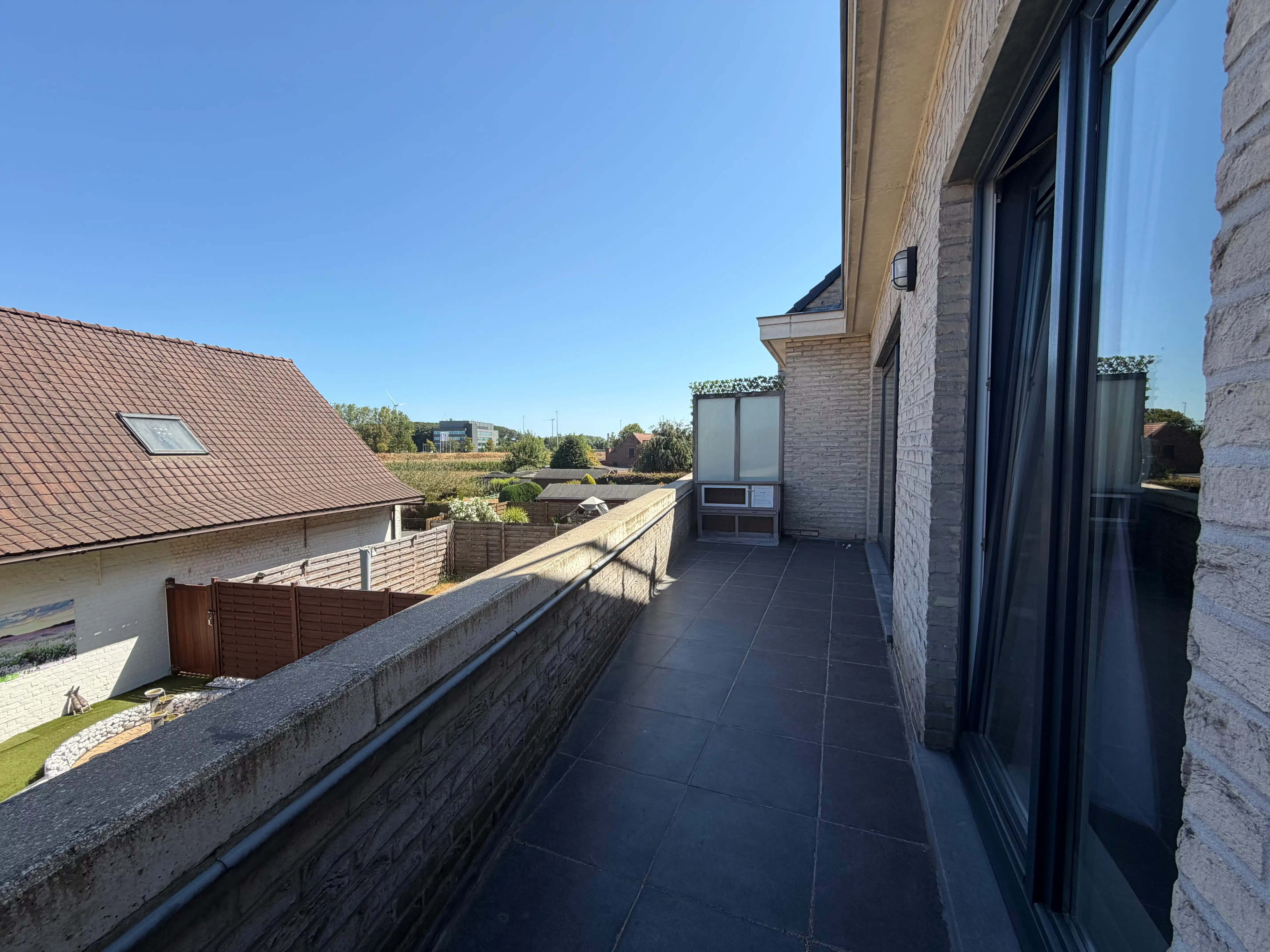 Instapklaar appartement met ruim terras te huur foto 10