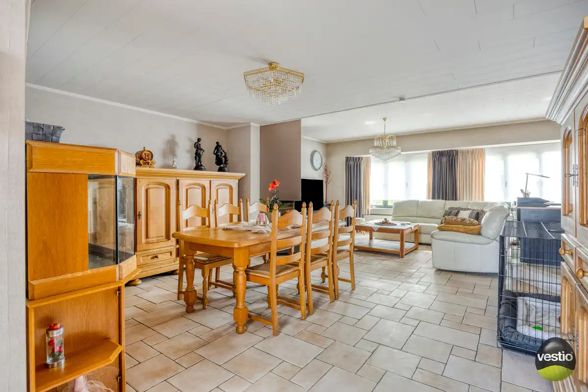GEHEEL VAN DUPLEX EN VERHUURD HANDELSGELIJKVLOERS  IN CENTRUM VAN BILZEN. foto 6